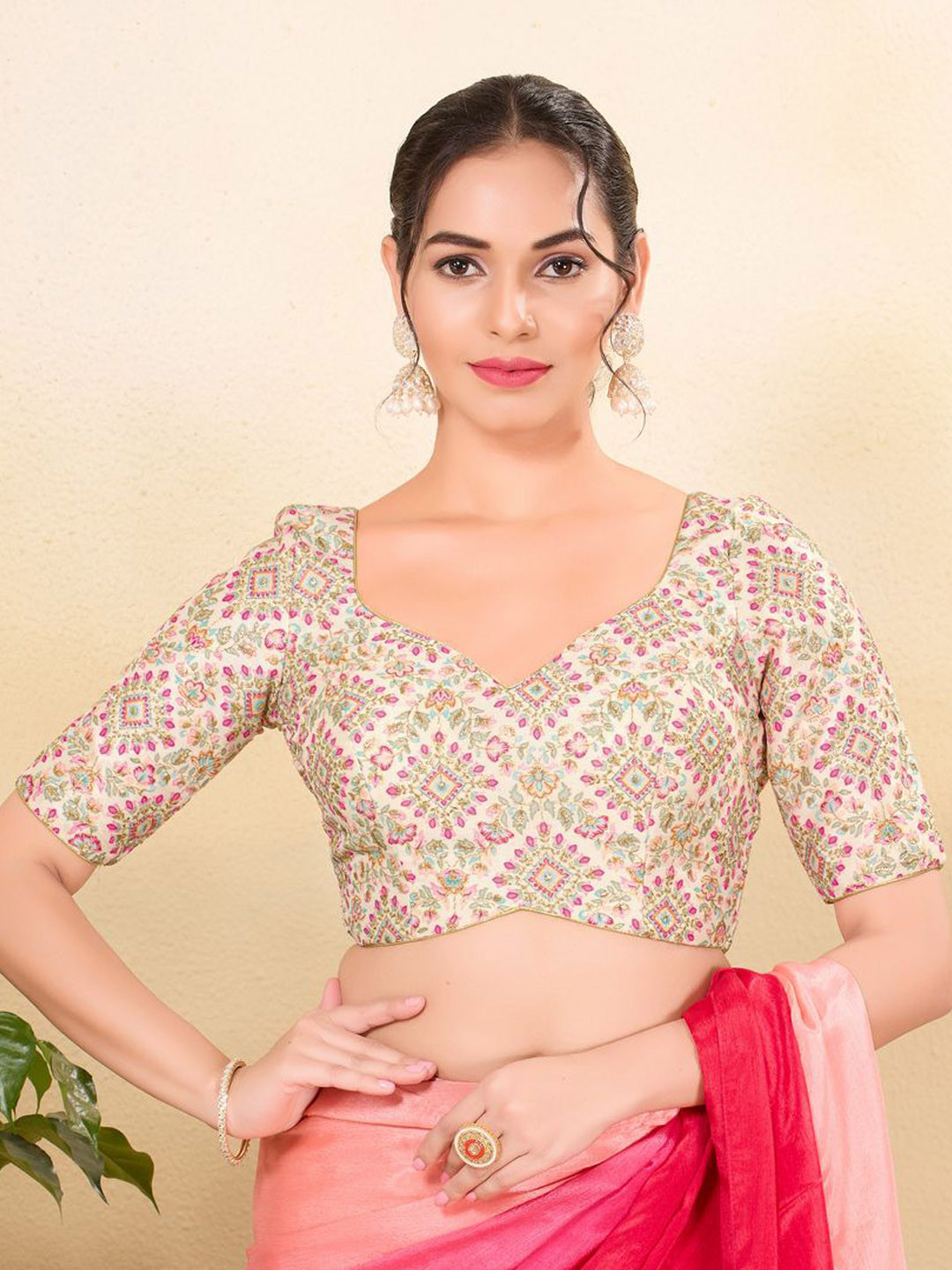 VAMAS - THE DESIGNER BLOUSES Embroidered Silk Sweet Heart Neck Padded Saree Blouse, White
VAMAS - THE DESIGNER BLOUSES Embroidered Silk Sweet Heart Neck Padded Saree Blouse, White