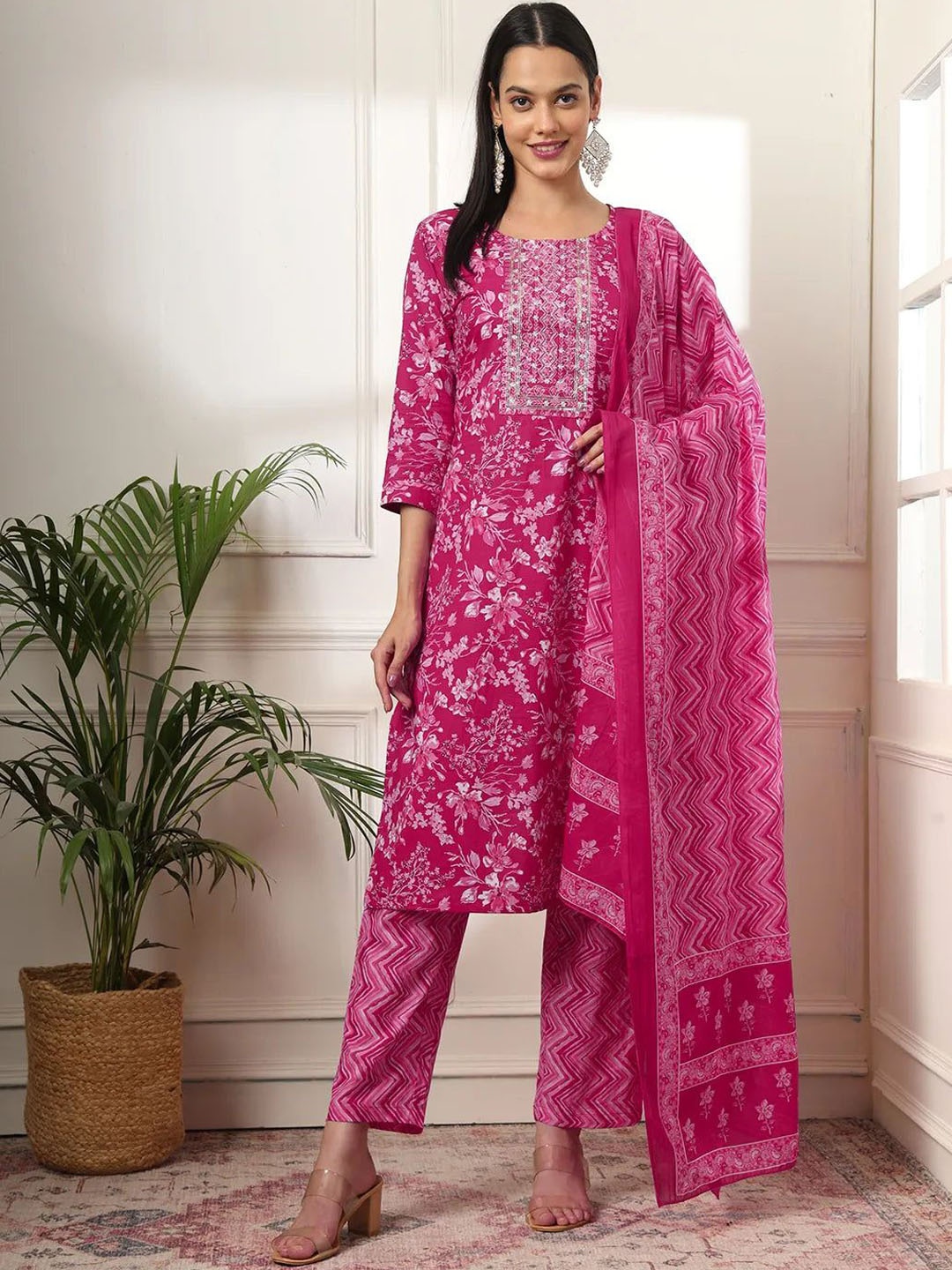 MissKurti Women Ethnic Motifs Printed Regular Thread Work Pure Cotton Kurta with Trousers & With Dupatta, Pink
MissKurti Women Ethnic Motifs Printed Regular Thread Work Pure Cotton Kurta with Trousers & With Dupatta, Pink