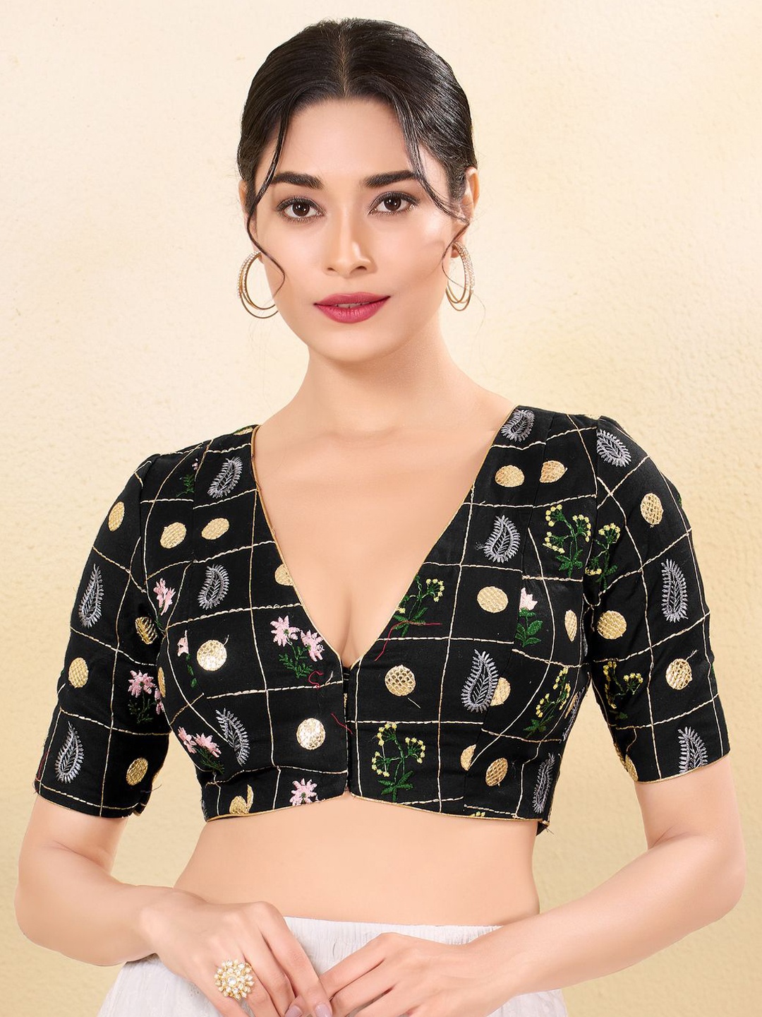 VAMAS - THE DESIGNER BLOUSES Embroidered Silk V-Neck Padded Saree Blouse, Black
VAMAS - THE DESIGNER BLOUSES Embroidered Silk V-Neck Padded Saree Blouse, Black