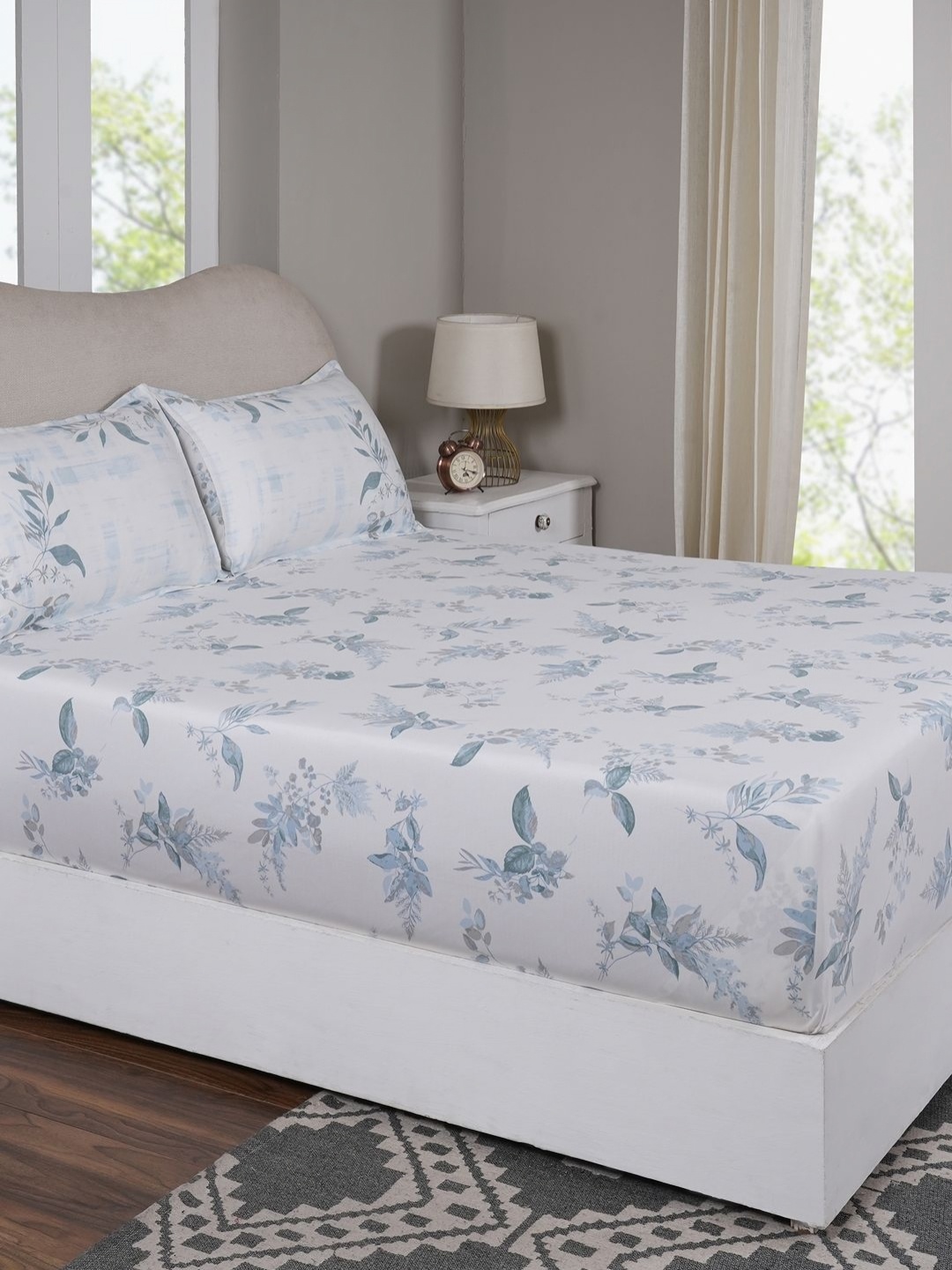 MASPAR White & Blue Floral Printed 300TC Cotton Single Bed Fitted Bedsheet Set 91 x 1.83 m
MASPAR White & Blue Floral Printed 300TC Cotton Single Bed Fitted Bedsheet Set 91 x 1.83 m