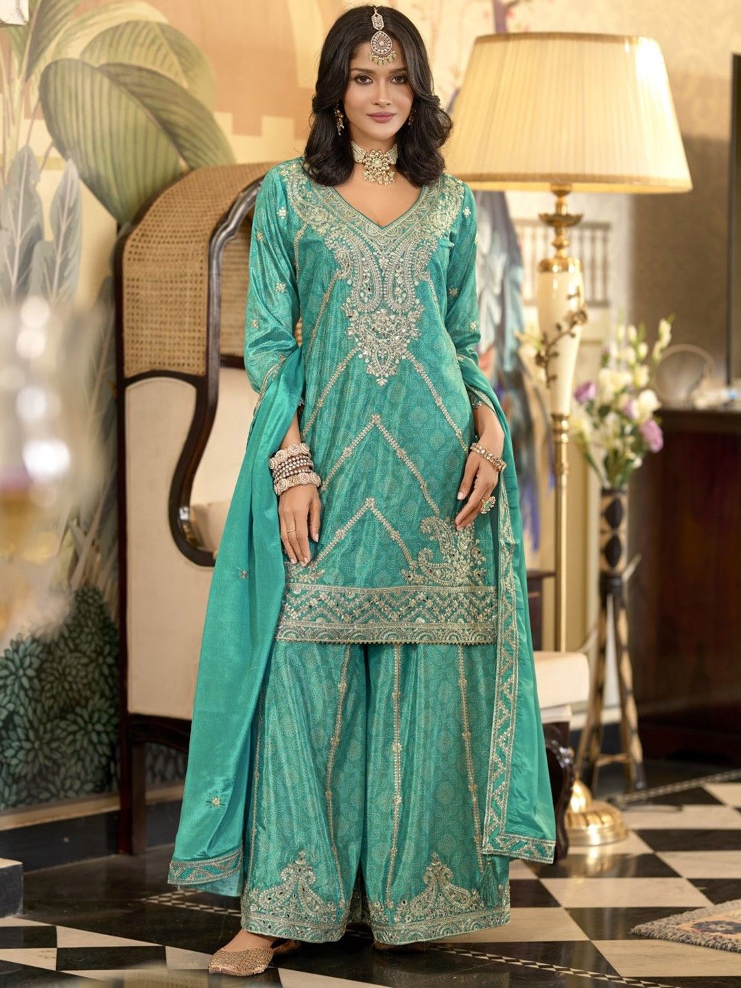 AUTUMN LANE Women Paisley Embroidered Regular Sequinned Kurta with Sharara & With Dupatta, Green
AUTUMN LANE Women Paisley Embroidered Regular Sequinned Kurta with Sharara & With Dupatta, Green