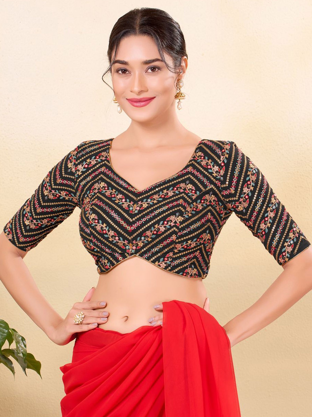 VAMAS - THE DESIGNER BLOUSES Embroidered Silk Sweet Heart Neck Padded Saree Blouse, Black
VAMAS - THE DESIGNER BLOUSES Embroidered Silk Sweet Heart Neck Padded Saree Blouse, Black
