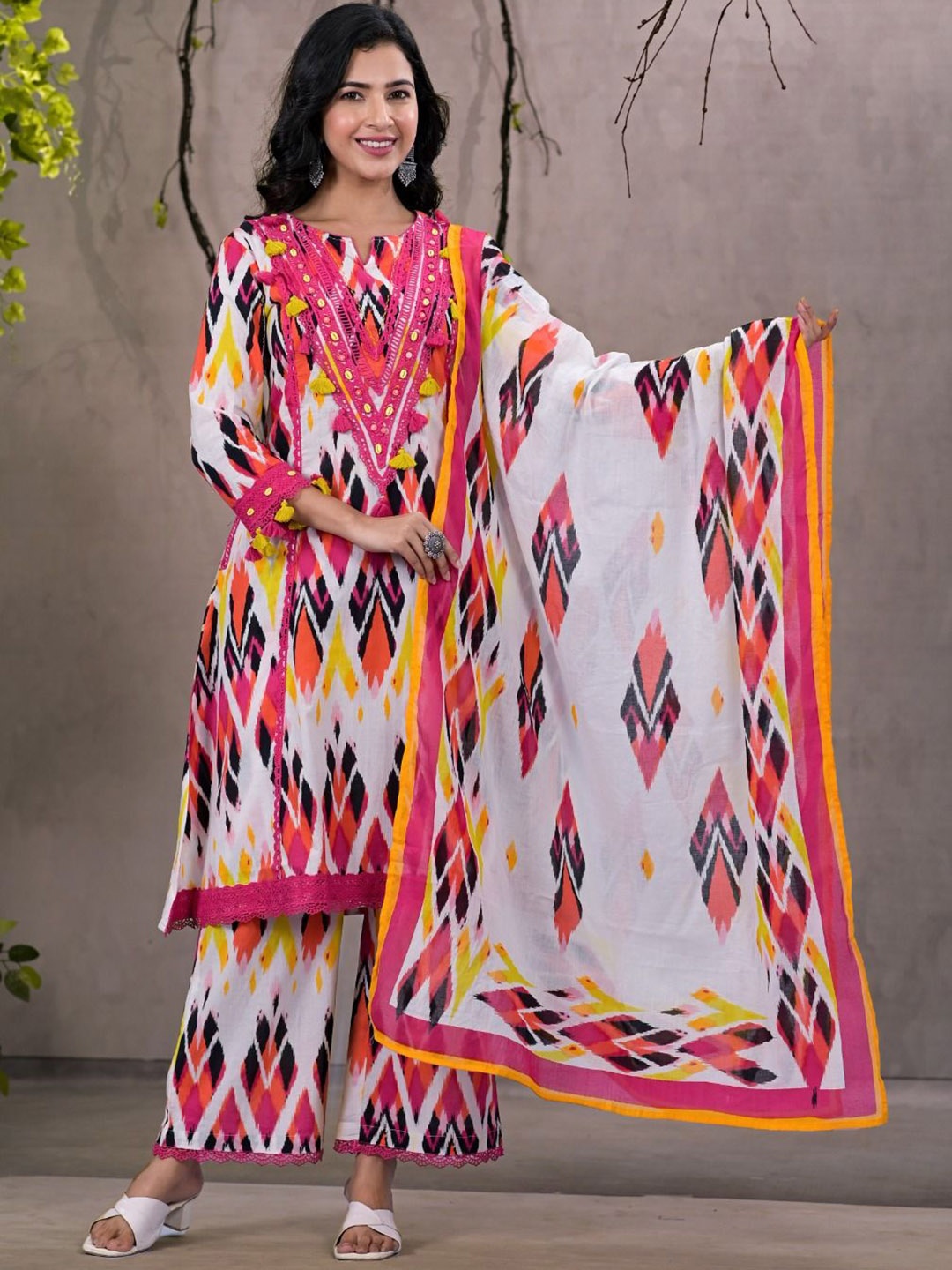 AUTUMN LANE Women Printed Regular Pure Cotton Kurta with Palazzos & With Dupatta, White
AUTUMN LANE Women Printed Regular Pure Cotton Kurta with Palazzos & With Dupatta, White