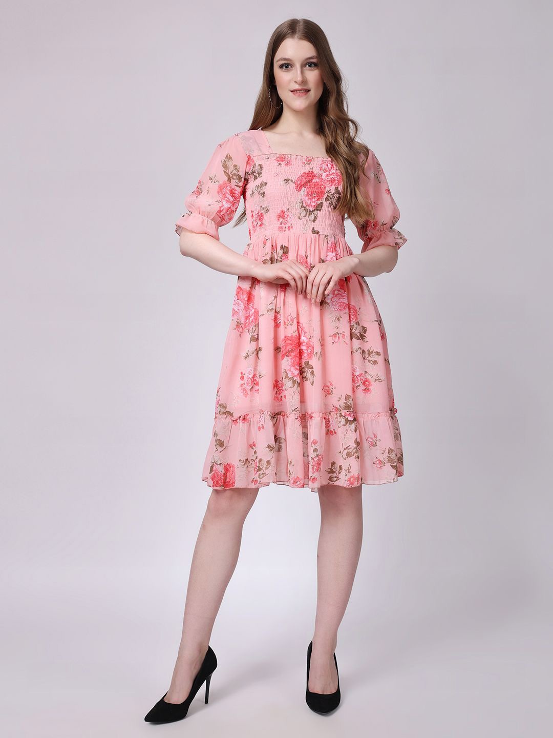 ZARISTAA Women Floral Square Neck Bell Sleeves Knee Length Smocked Fit & Flare Dress, Pink
ZARISTAA Women Floral Square Neck Bell Sleeves Knee Length Smocked Fit & Flare Dress, Pink