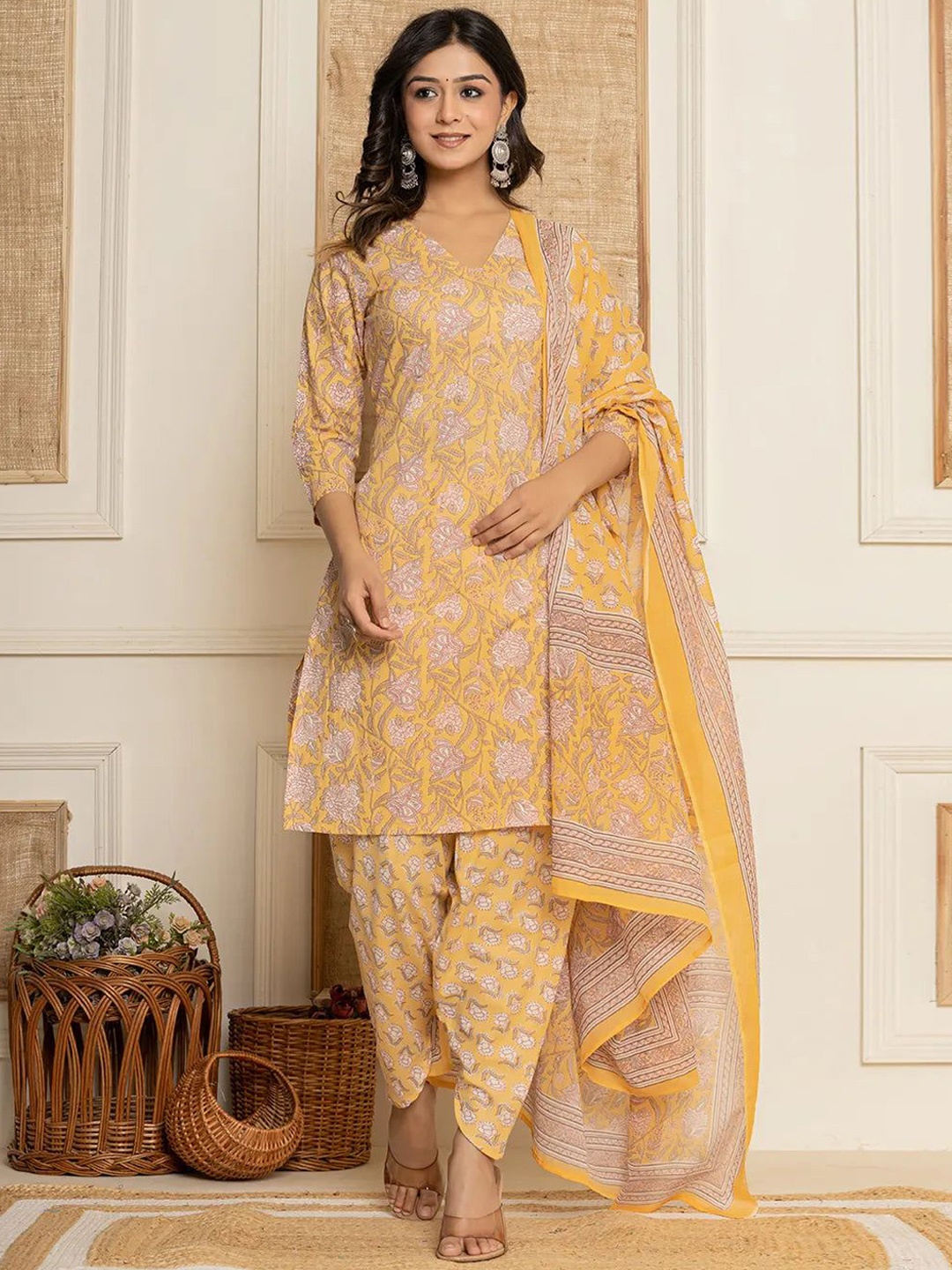 MissKurti Women Floral Printed Regular Pure Cotton Kurta with Trousers & With Dupatta, Yellow
MissKurti Women Floral Printed Regular Pure Cotton Kurta with Trousers & With Dupatta, Yellow