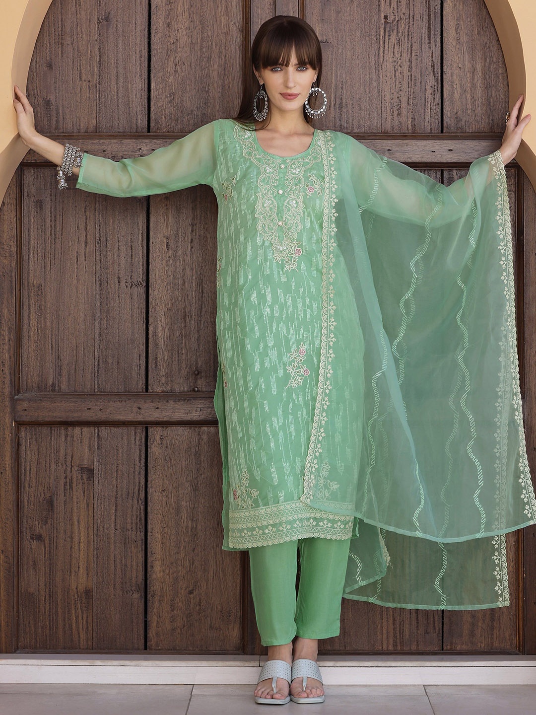 Berrylicious Women Embroidered Regular Sequinned Kurta with Trousers & With Dupatta, Green
Berrylicious Women Embroidered Regular Sequinned Kurta with Trousers & With Dupatta, Green