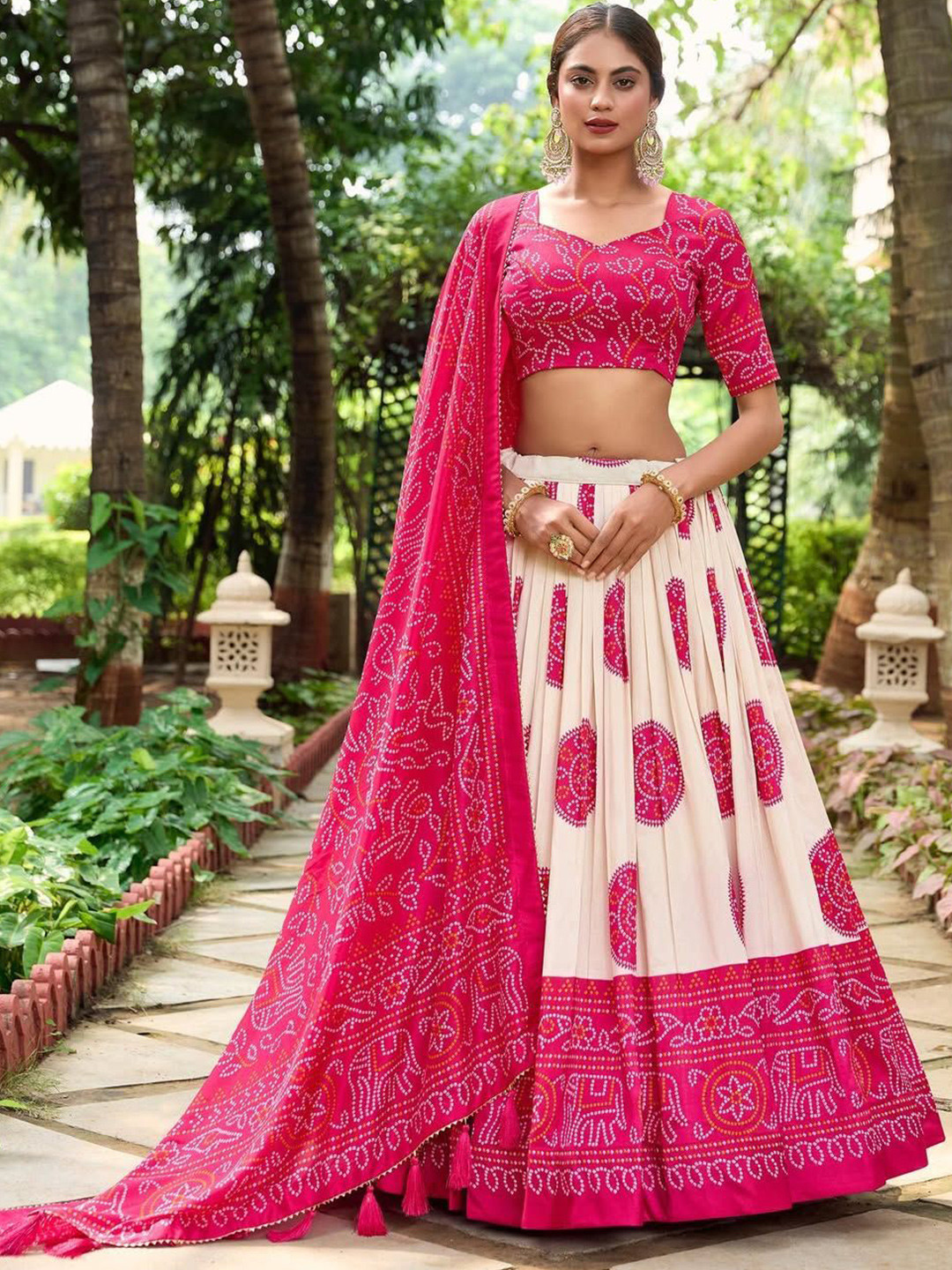RADHVI BIZ Bandhani Printed Ready to Wear Lehenga & Semi-Stitched Blouse With Dupatta, Pink
RADHVI BIZ Bandhani Printed Ready to Wear Lehenga & Semi-Stitched Blouse With Dupatta, Pink