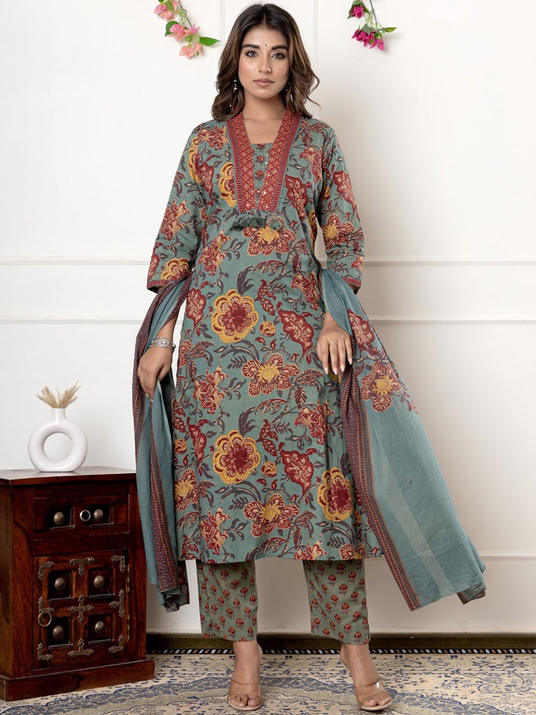 KALINI Women Floral Printed Regular Sequinned Pure Cotton Kurta with Trousers & With Dupatta, Green
KALINI Women Floral Printed Regular Sequinned Pure Cotton Kurta with Trousers & With Dupatta, Green