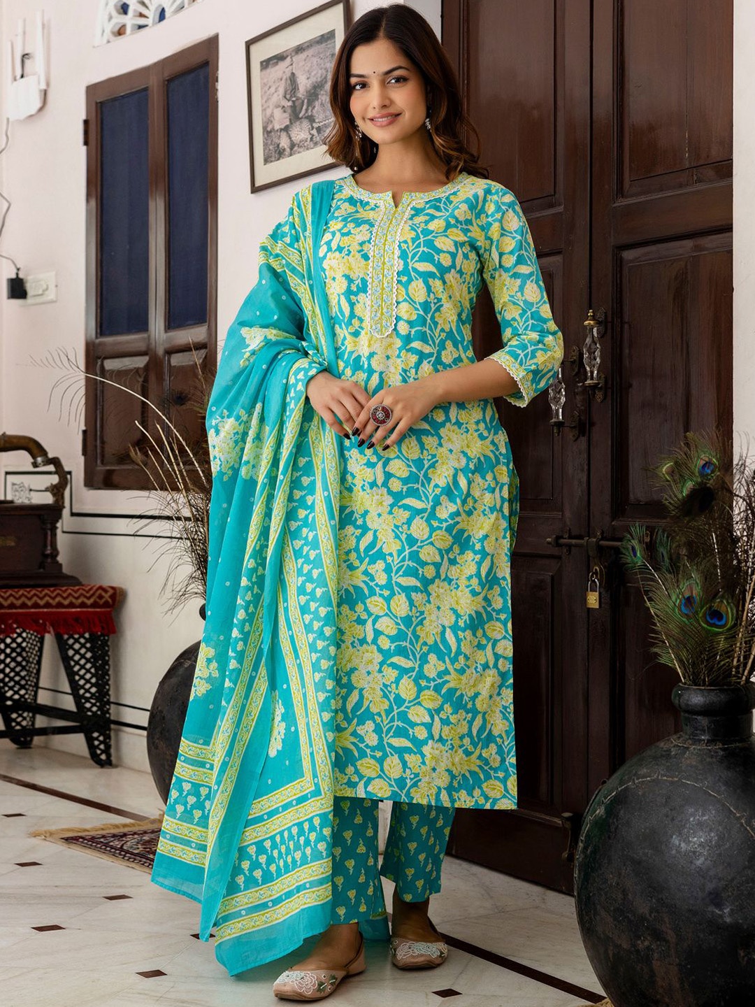Indo Era Women Floral Printed Regular Pure Cotton Kurta with Trousers & With Dupatta, Blue
Indo Era Women Floral Printed Regular Pure Cotton Kurta with Trousers & With Dupatta, Blue