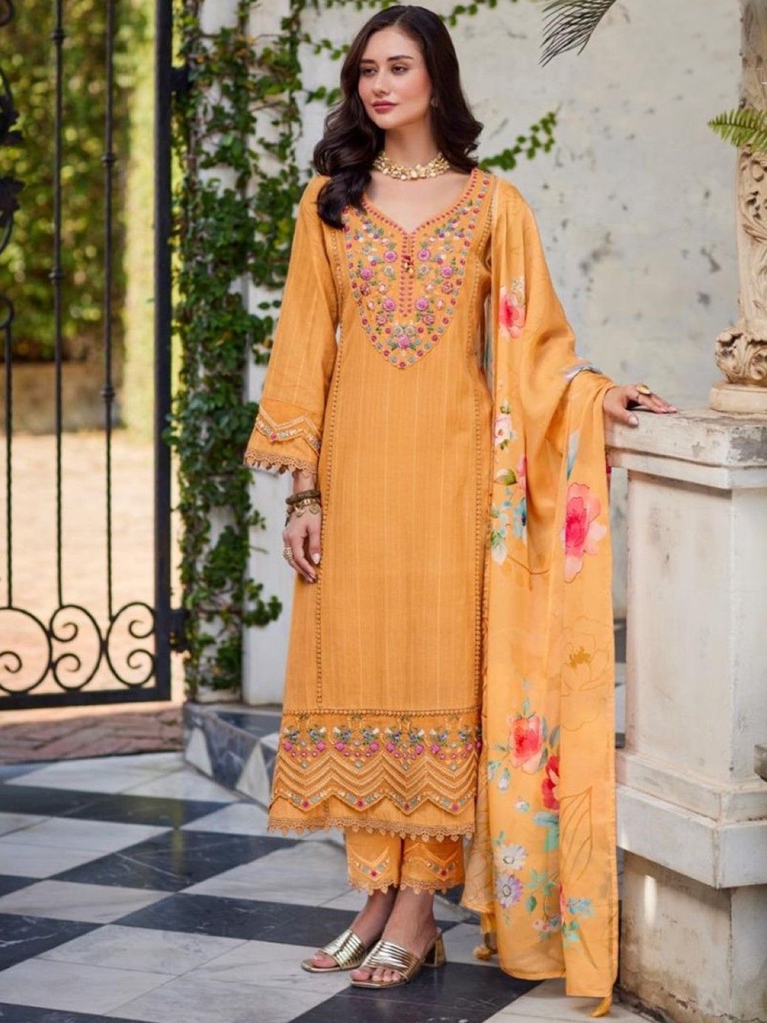 AUTUMN LANE Women Floral Embroidered Regular Thread Work Pure Cotton Kurta with Trousers & With Dupatta, Yellow
AUTUMN LANE Women Floral Embroidered Regular Thread Work Pure Cotton Kurta with Trousers & With Dupatta, Yellow