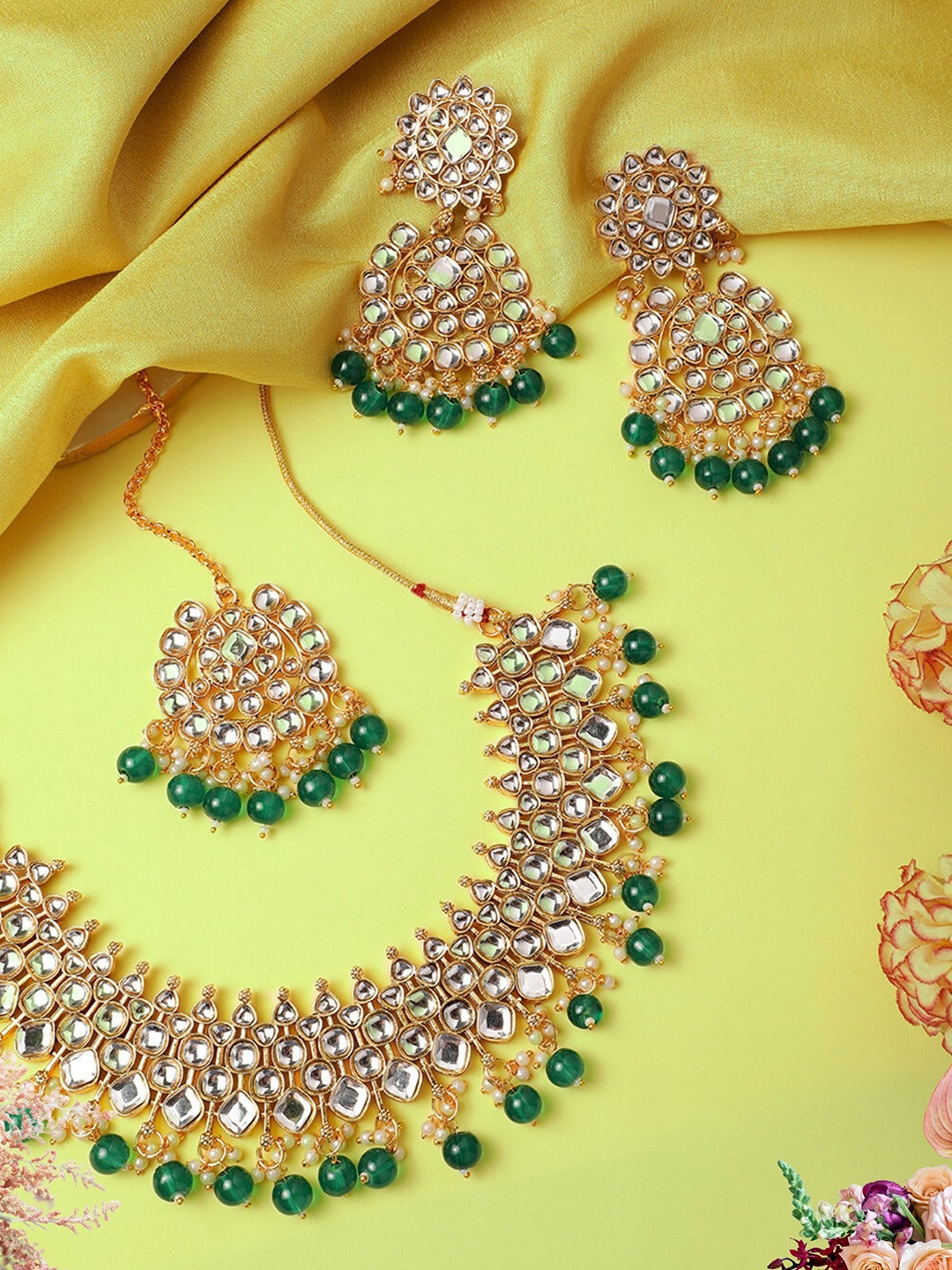 ORANGENYSHA 22K Gold-Plated Kundan & Pearl Beaded Jewellery Set With Mangtikka, Green
ORANGENYSHA 22K Gold-Plated Kundan & Pearl Beaded Jewellery Set With Mangtikka, Green