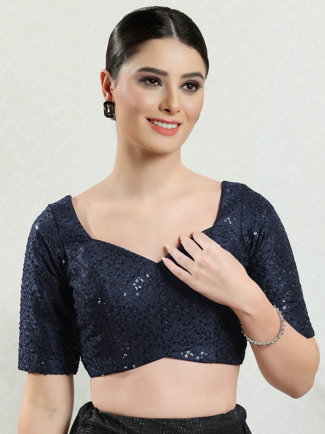 VAMAS - THE DESIGNER BLOUSES Embroidered Sequinned Sweetheart Neck Padded Saree Blouse, Navy blue
VAMAS - THE DESIGNER BLOUSES Embroidered Sequinned Sweetheart Neck Padded Saree Blouse, Navy blue
