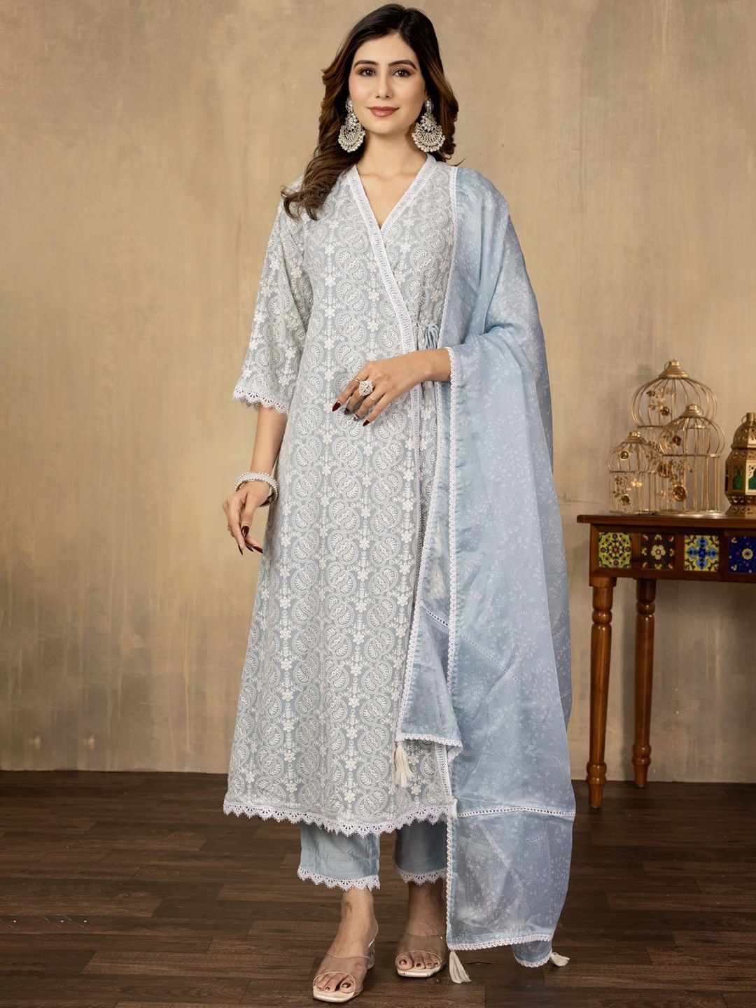 DRESOUL Women Ethnic Motifs Embroidered Angrakha Thread Work Kurta with Trousers & With Dupatta, Blue
DRESOUL Women Ethnic Motifs Embroidered Angrakha Thread Work Kurta with Trousers & With Dupatta, Blue