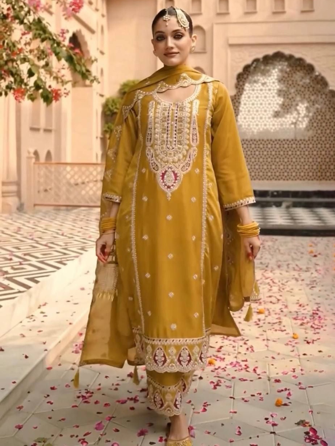 ZIBLON Women Ethnic Motifs Embroidered Regular Thread Work Kurta with Palazzos & With Dupatta, Yellow
ZIBLON Women Ethnic Motifs Embroidered Regular Thread Work Kurta with Palazzos & With Dupatta, Yellow