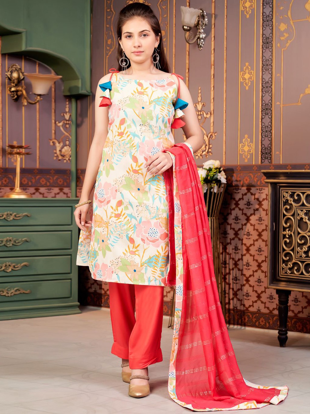 BAESD Girls Floral Printed Regular Pure Cotton Kurta with Trousers & With Dupatta, Cream
BAESD Girls Floral Printed Regular Pure Cotton Kurta with Trousers & With Dupatta, Cream