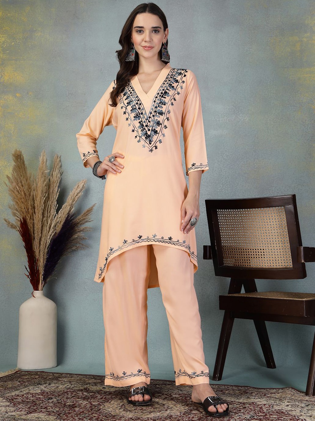 Clora Creation Women Floral Embroidered Regular Thread Work Kurta with Palazzos, Peach
Clora Creation Women Floral Embroidered Regular Thread Work Kurta with Palazzos, Peach