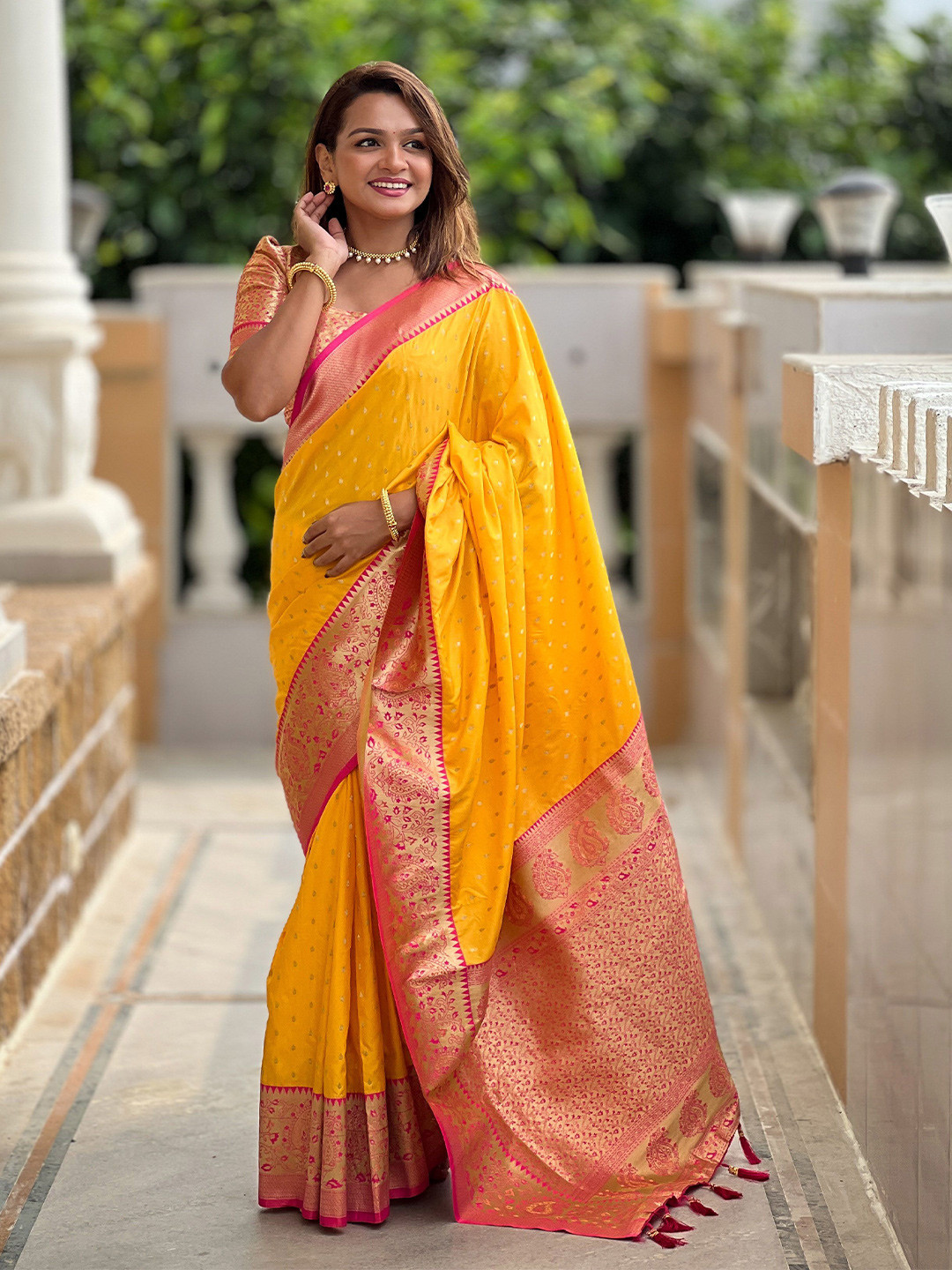 Ekta Textiles Woven Design Zari Pure Silk Designer Paithani Saree, Yellow
Ekta Textiles Woven Design Zari Pure Silk Designer Paithani Saree, Yellow