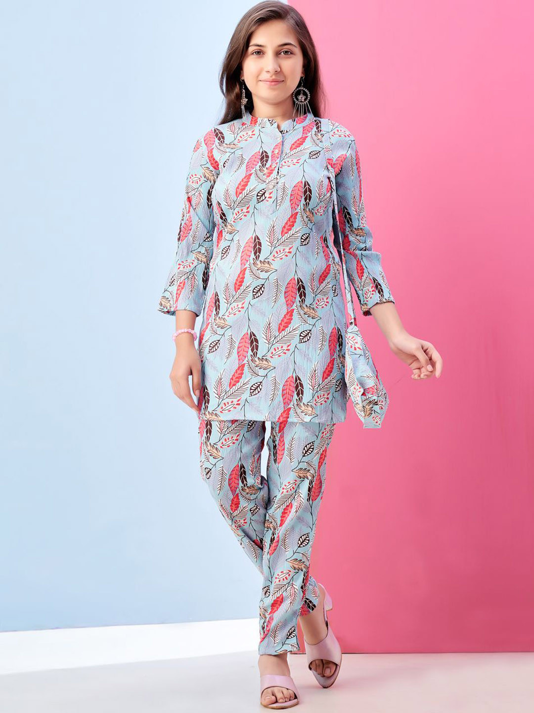 BAESD Girls Leaf Printed Mandarin Collar Tunic With Trousers, Turquoise blue
BAESD Girls Leaf Printed Mandarin Collar Tunic With Trousers, Turquoise blue