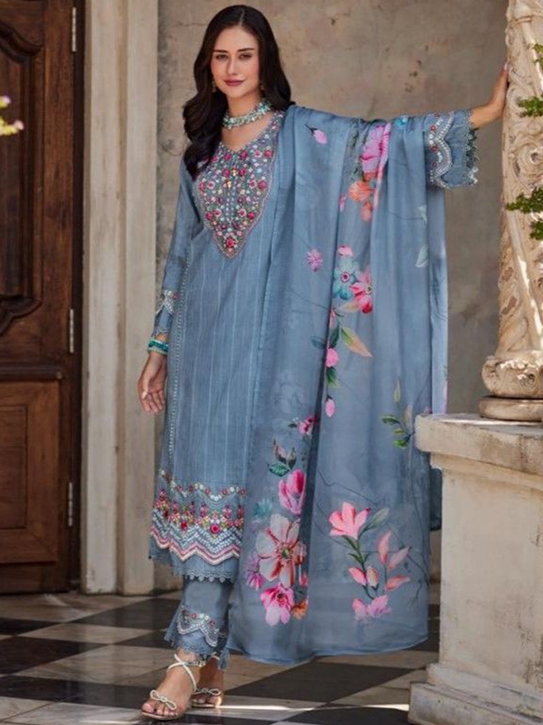 AUTUMN LANE Women Floral Embroidered Regular Sequinned Pure Cotton Kurta with Trousers & With Dupatta, Blue
AUTUMN LANE Women Floral Embroidered Regular Sequinned Pure Cotton Kurta with Trousers & With Dupatta, Blue