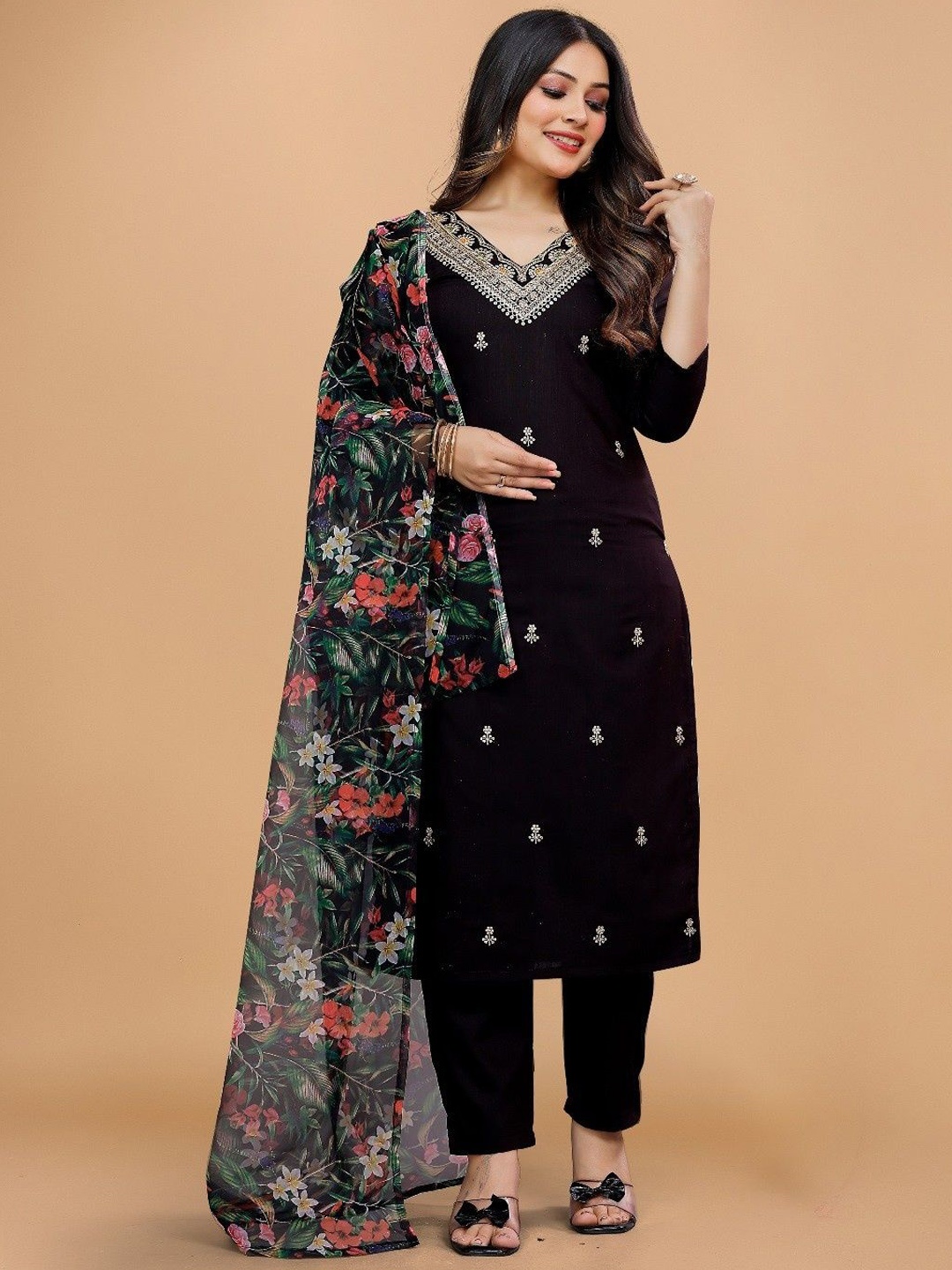 TOOCHKI Women Ethnic Motifs Yoke Design Regular Kurta with Palazzos & With Dupatta, Black
TOOCHKI Women Ethnic Motifs Yoke Design Regular Kurta with Palazzos & With Dupatta, Black