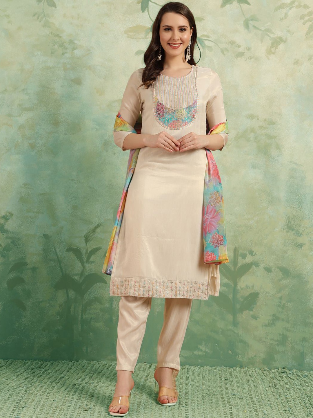TOOCHKI Women Floral Embroidered Regular Thread Work Pure Silk Kurta with Trousers & With Dupatta, Cream
TOOCHKI Women Floral Embroidered Regular Thread Work Pure Silk Kurta with Trousers & With Dupatta, Cream