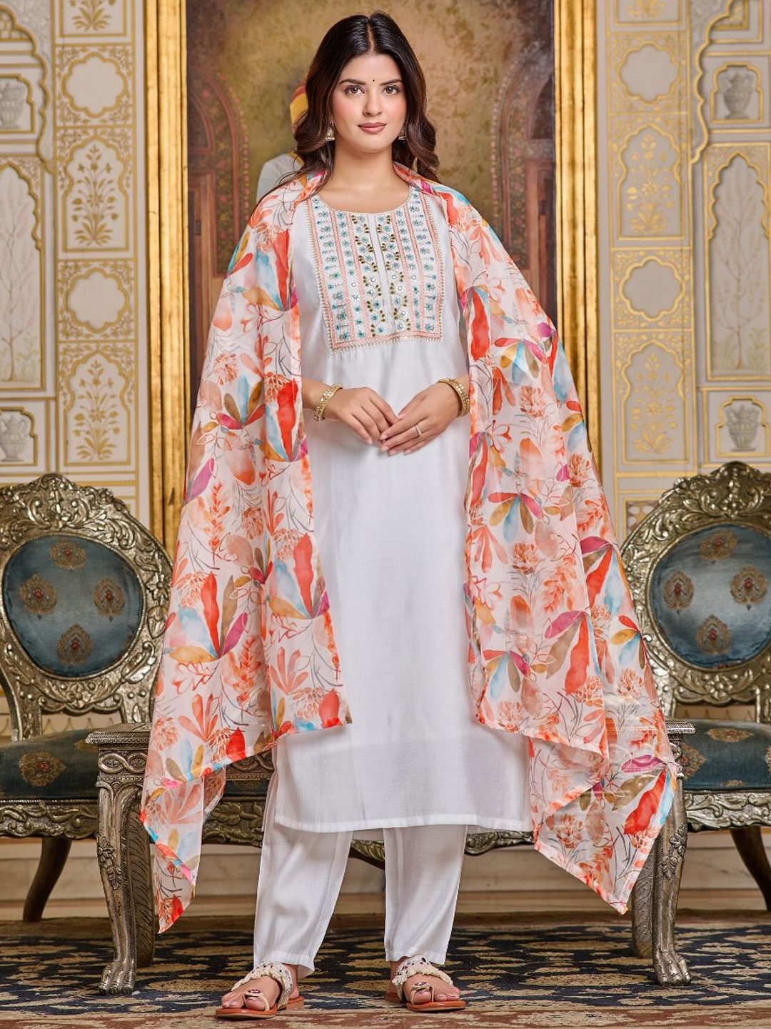 TOOCHKI Women Embroidered Regular Thread Work Chanderi Silk Kurta with Trousers & With Dupatta, White
TOOCHKI Women Embroidered Regular Thread Work Chanderi Silk Kurta with Trousers & With Dupatta, White