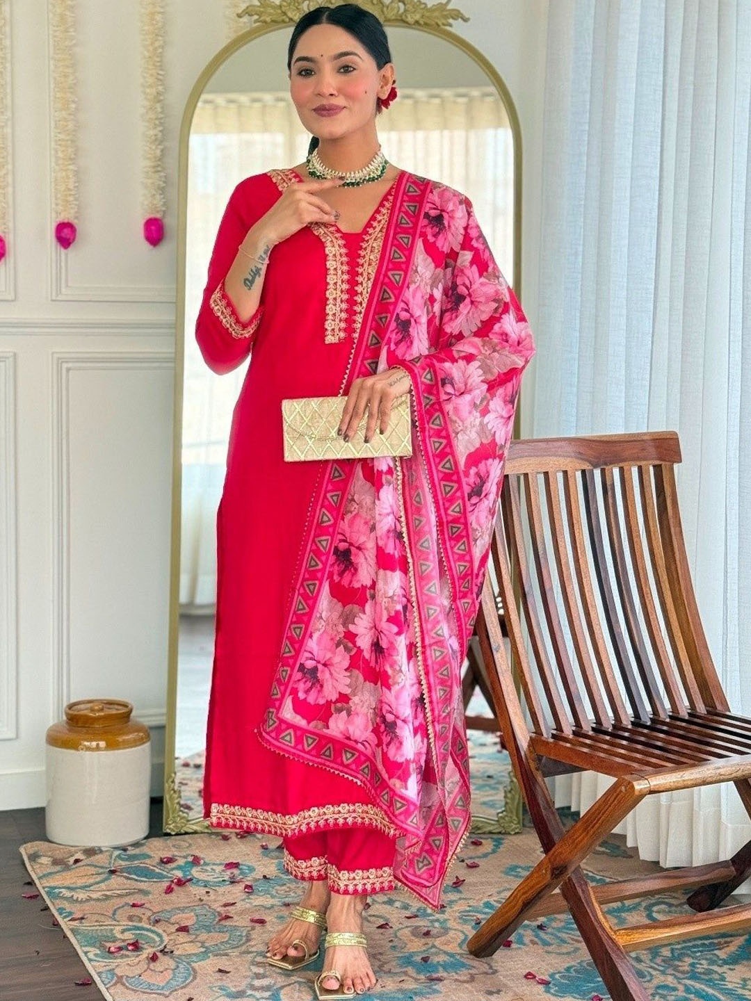 TOOCHKI Women Ethnic Motifs Yoke Design Regular Kurta with Palazzos & With Dupatta, Pink
TOOCHKI Women Ethnic Motifs Yoke Design Regular Kurta with Palazzos & With Dupatta, Pink