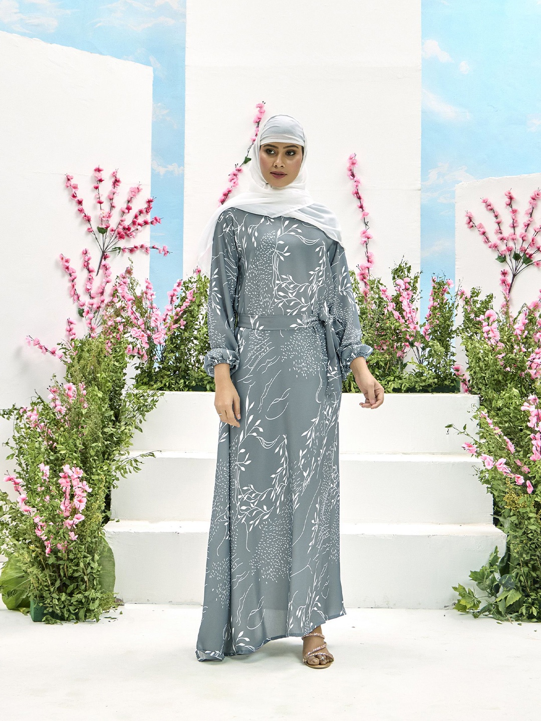 SARINKU Women Floral Print Puff Sleeves Fit & Flare Maxi Dress & Abaya without Hijab, Grey
SARINKU Women Floral Print Puff Sleeves Fit & Flare Maxi Dress & Abaya without Hijab, Grey