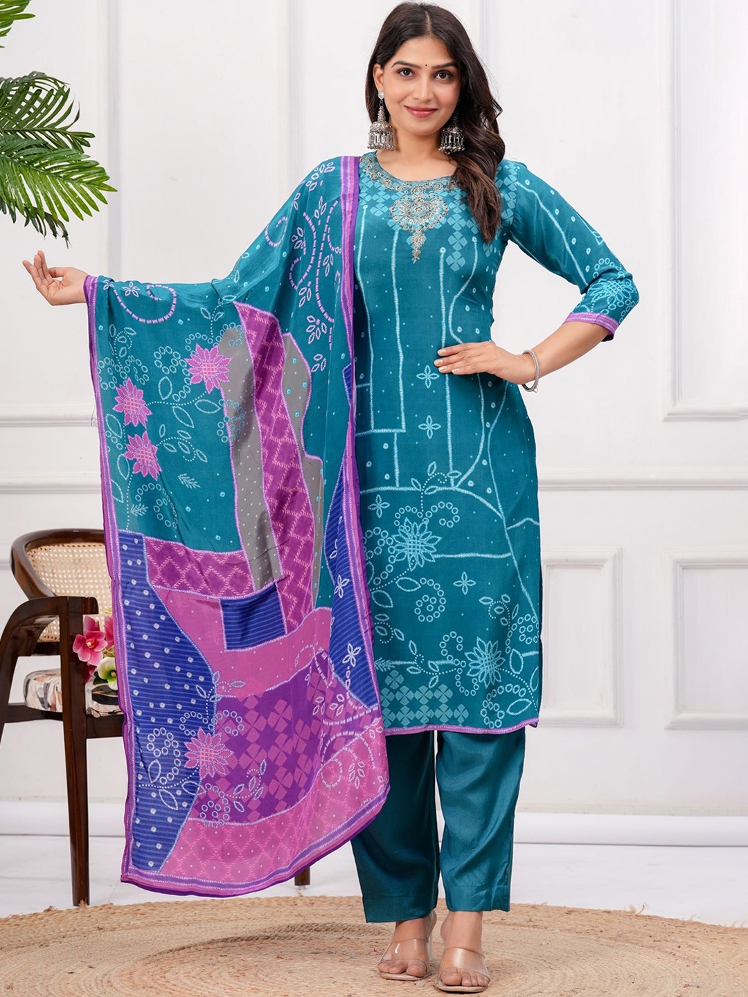 EtnicaWear Floral Printed Pure Silk Straight Kurta With Trousers And Dupatta, Blue
EtnicaWear Floral Printed Pure Silk Straight Kurta With Trousers And Dupatta, Blue