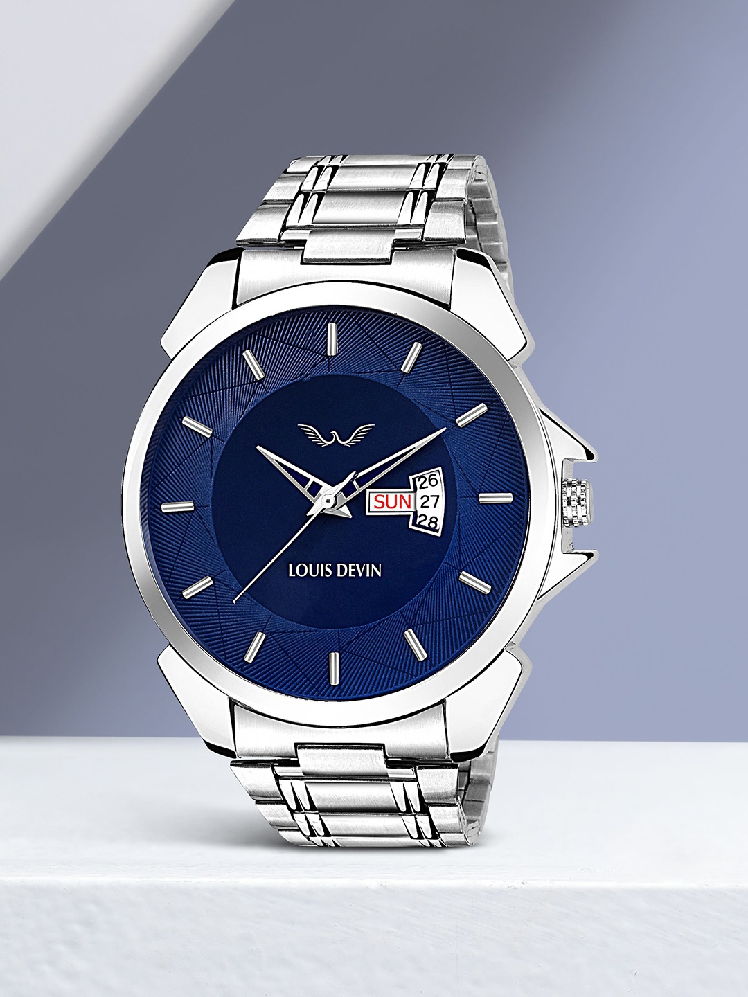 LOUIS DEVIN Men Embellished Dial & Stainless Steel Bracelet Style Straps Analogue Watch, Silver
LOUIS DEVIN Men Embellished Dial & Stainless Steel Bracelet Style Straps Analogue Watch, Silver