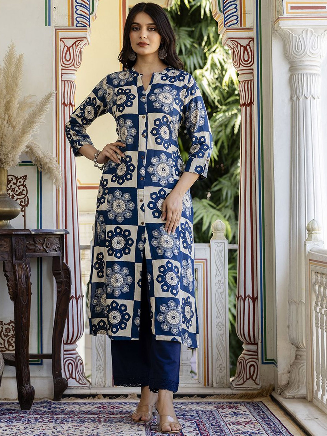 Pistaa Geometric Printed Mandarin Collar Pure Cotton A-Line Kurta with Trousers, Navy blue
Pistaa Geometric Printed Mandarin Collar Pure Cotton A-Line Kurta with Trousers, Navy blue