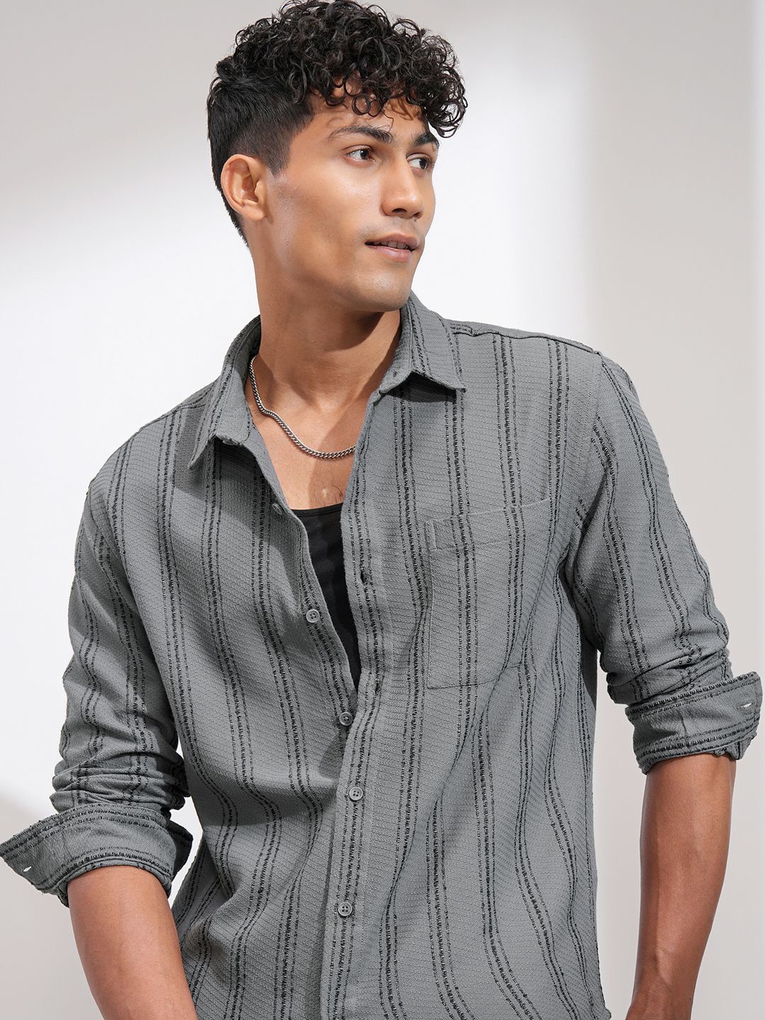 HIGHLANDER Men Comfort Relaxed Fit Cutaway Collar Vertical Striped Casual Shirt, Grey
HIGHLANDER Men Comfort Relaxed Fit Cutaway Collar Vertical Striped Casual Shirt, Grey