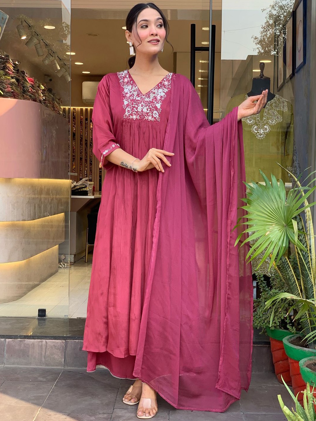 REALLTREND Floral Yoke Design V-Neck Thread Work A-Line Kurta With Palazzos & Dupatta, Red
REALLTREND Floral Yoke Design V-Neck Thread Work A-Line Kurta With Palazzos & Dupatta, Red