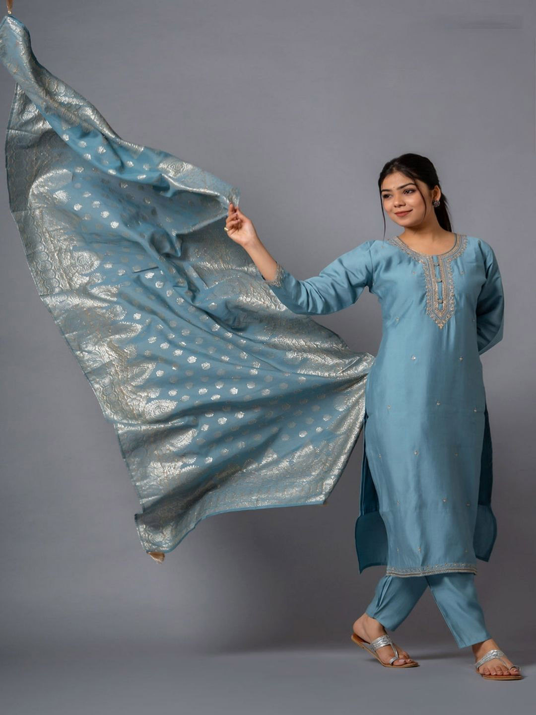 DIVASTRI Ethnic Motifs Yoke Design Round Neck Zari Straight Kurta With Trousers & Dupatta, Turquoise blue 
DIVASTRI Ethnic Motifs Yoke Design Round Neck Zari Straight Kurta With Trousers & Dupatta, Turquoise blue