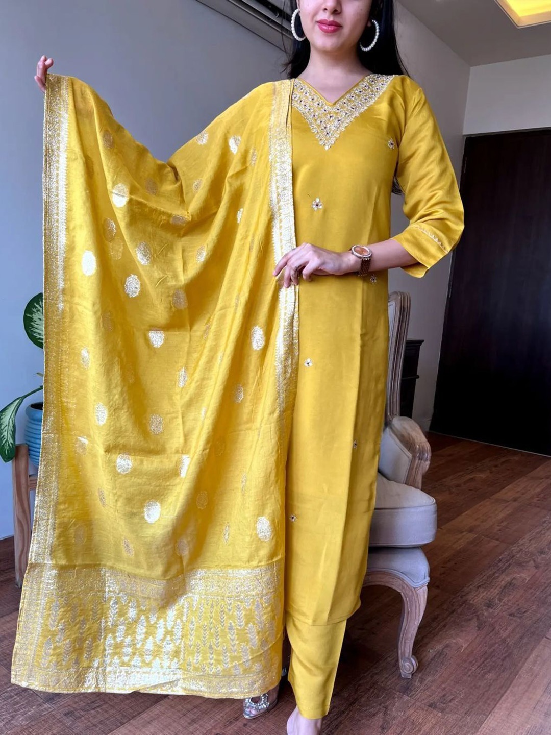 Wedani Floral Yoke Design V-Neck Thread Work Kurta With Trousers And Dupatta, Yellow
Wedani Floral Yoke Design V-Neck Thread Work Kurta With Trousers And Dupatta, Yellow