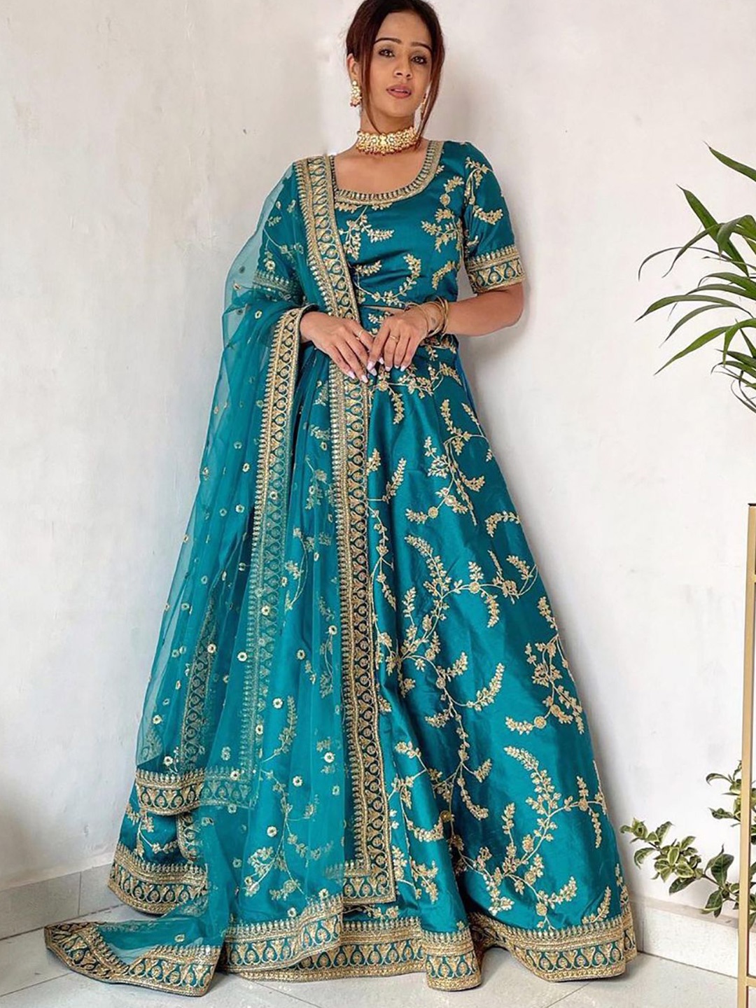FABPIXEL Embroidered Sequinned Semi-Stitched Lehenga & Unstitched Blouse With Dupatta, Teal
FABPIXEL Embroidered Sequinned Semi-Stitched Lehenga & Unstitched Blouse With Dupatta, Teal