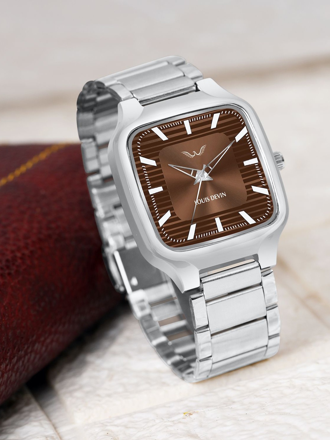 LOUIS DEVIN Men Stainless Steel Bracelet Style Straps Analogue Watch LD-GS069-BRW-CH, Silver
LOUIS DEVIN Men Stainless Steel Bracelet Style Straps Analogue Watch LD-GS069-BRW-CH, Silver