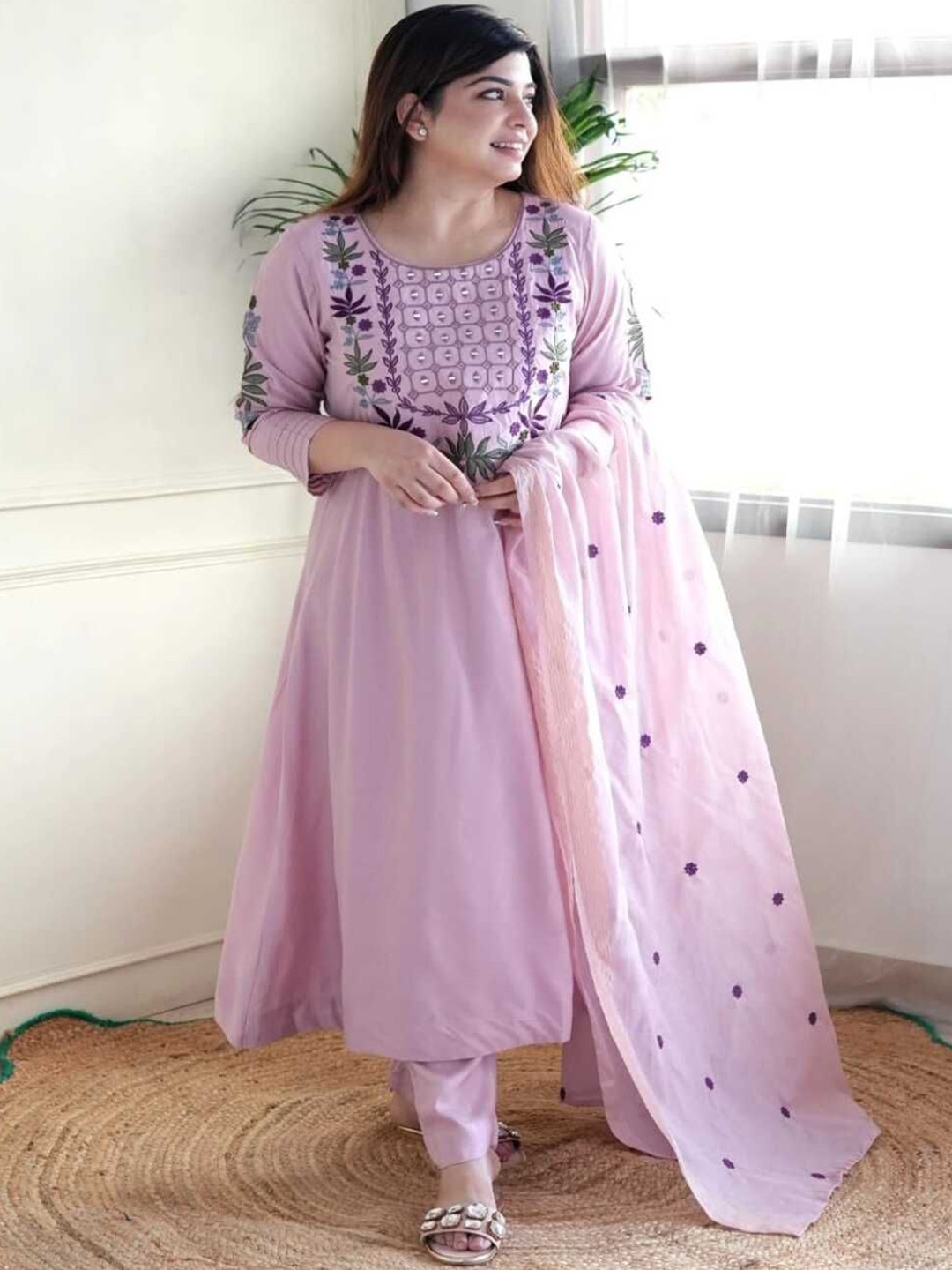 ASCIIBLUES Floral Yoke Design Thread Work A-Line Kurta With Trouser & Dupatta, Lavender
ASCIIBLUES Floral Yoke Design Thread Work A-Line Kurta With Trouser & Dupatta, Lavender