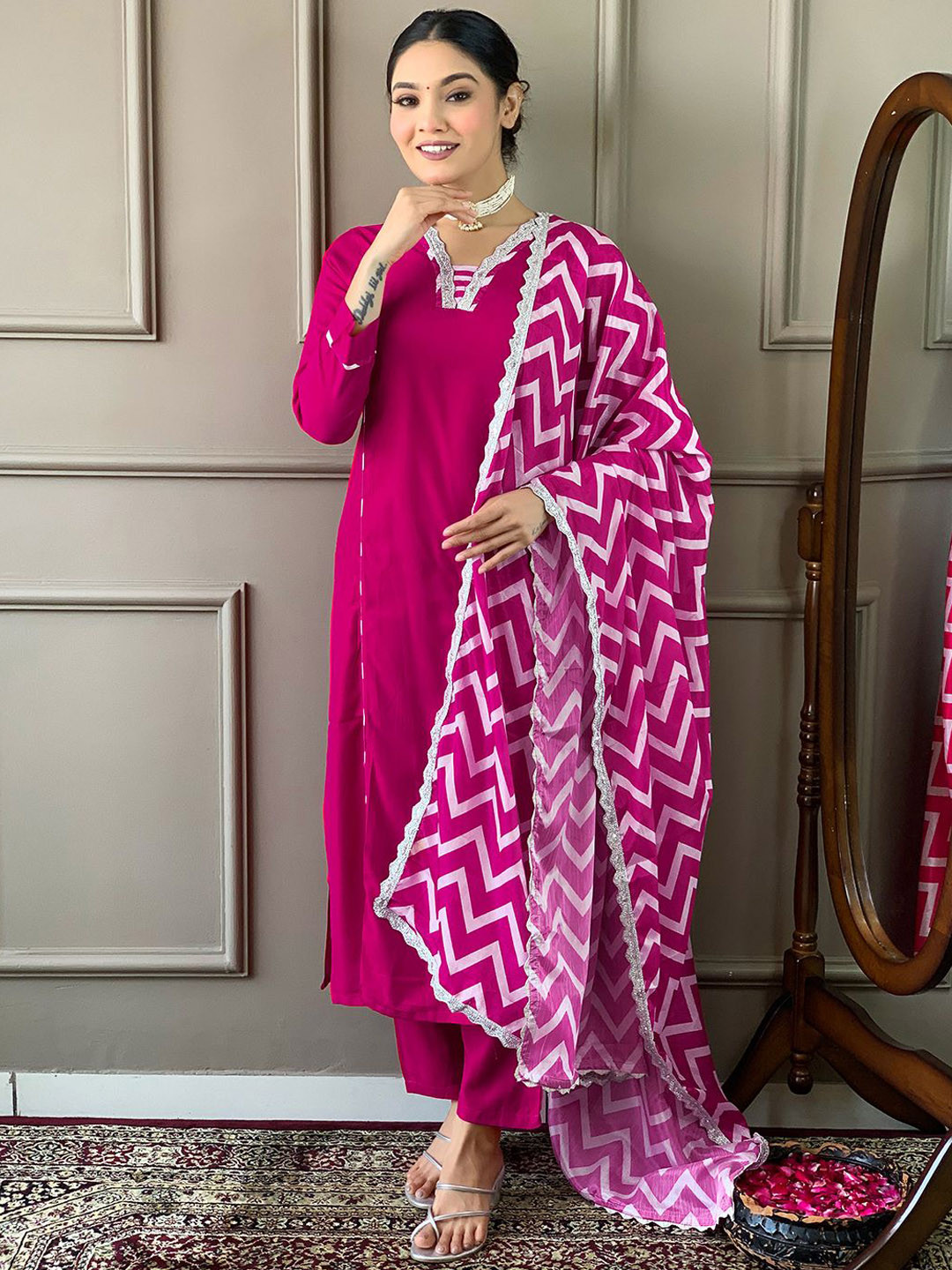 Shatanuvart Export Women Ethnic Motifs Regular Gotta Patti Kurta with Trousers & With Dupatta, Green
Shatanuvart Export Women Ethnic Motifs Regular Gotta Patti Kurta with Trousers & With Dupatta, Green