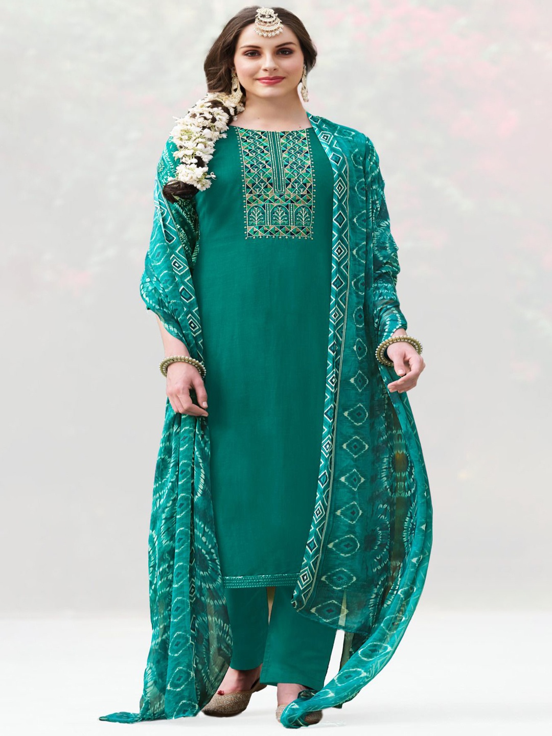 DRAVINAM Trends Geometric Embroidered Unstitched Dress Material, Green
DRAVINAM Trends Geometric Embroidered Unstitched Dress Material, Green
