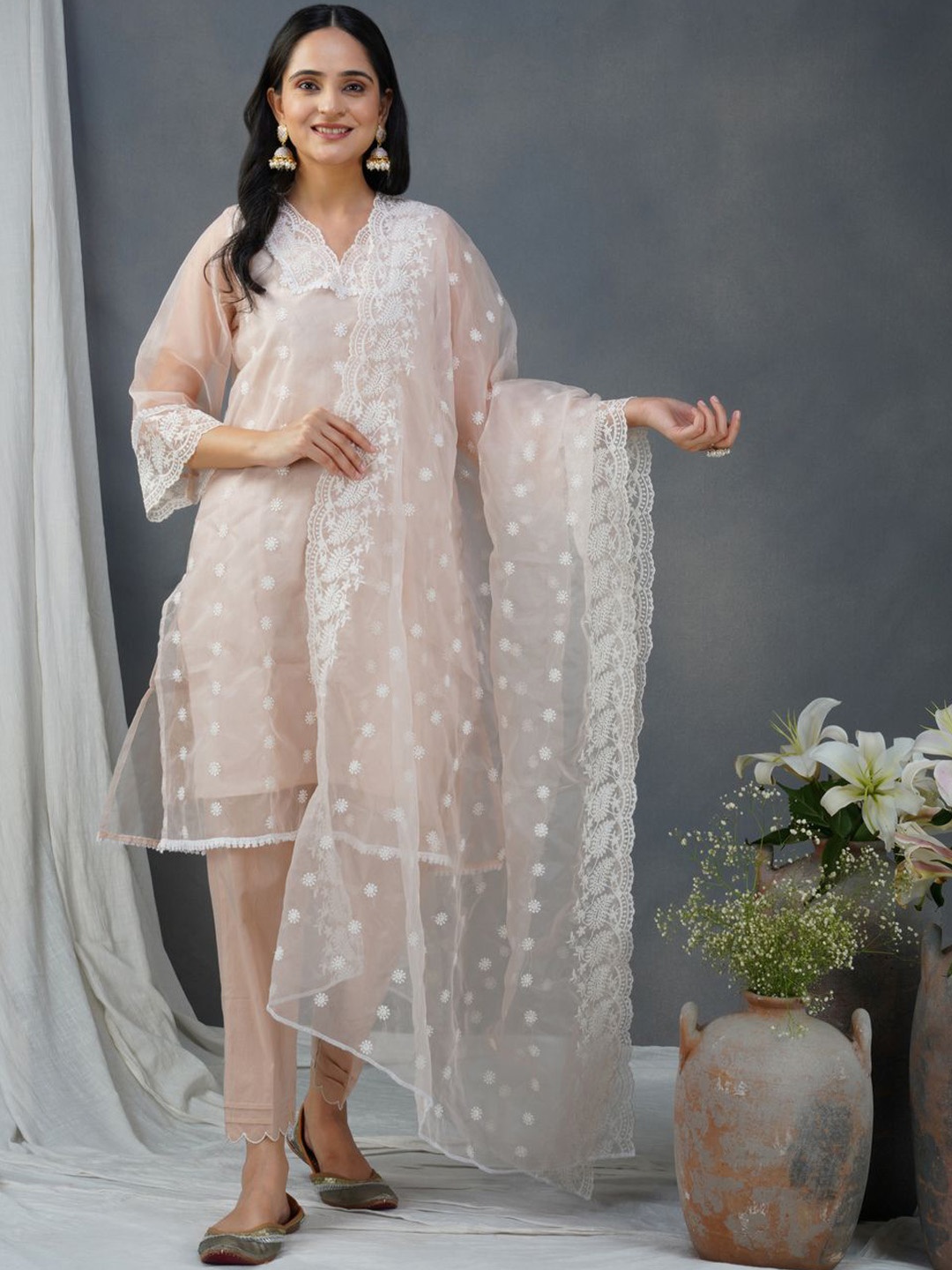 zuri Women Embroidered Regular Thread Work Kurta with Trousers & With Dupatta, Peach
zuri Women Embroidered Regular Thread Work Kurta with Trousers & With Dupatta, Peach