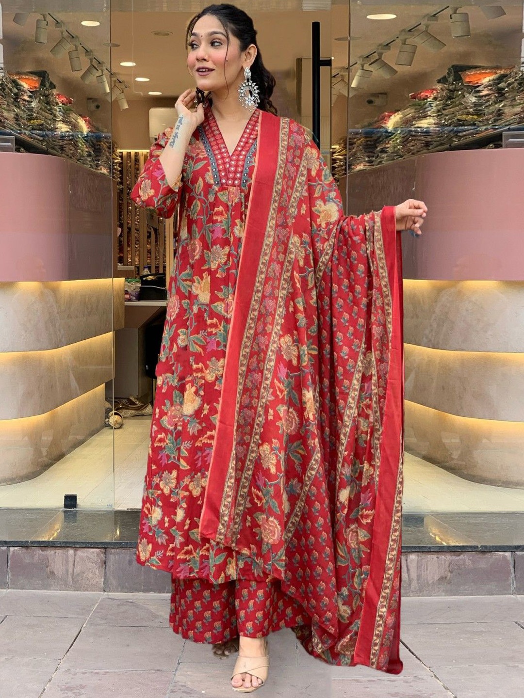 KALINI Women Floral Printed Regular Mirror Work Kurta with Palazzos & With Dupatta, Red
KALINI Women Floral Printed Regular Mirror Work Kurta with Palazzos & With Dupatta, Red
