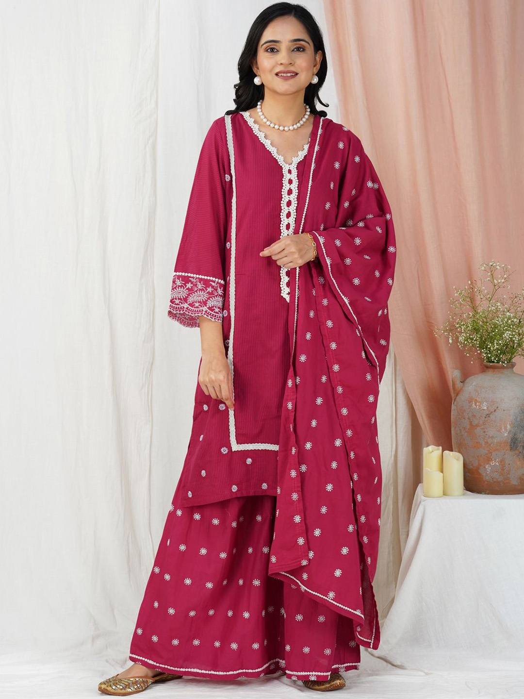 zuri Women Embroidered Regular Pure Cotton Kurta with Trousers & With Dupatta, Red
zuri Women Embroidered Regular Pure Cotton Kurta with Trousers & With Dupatta, Red