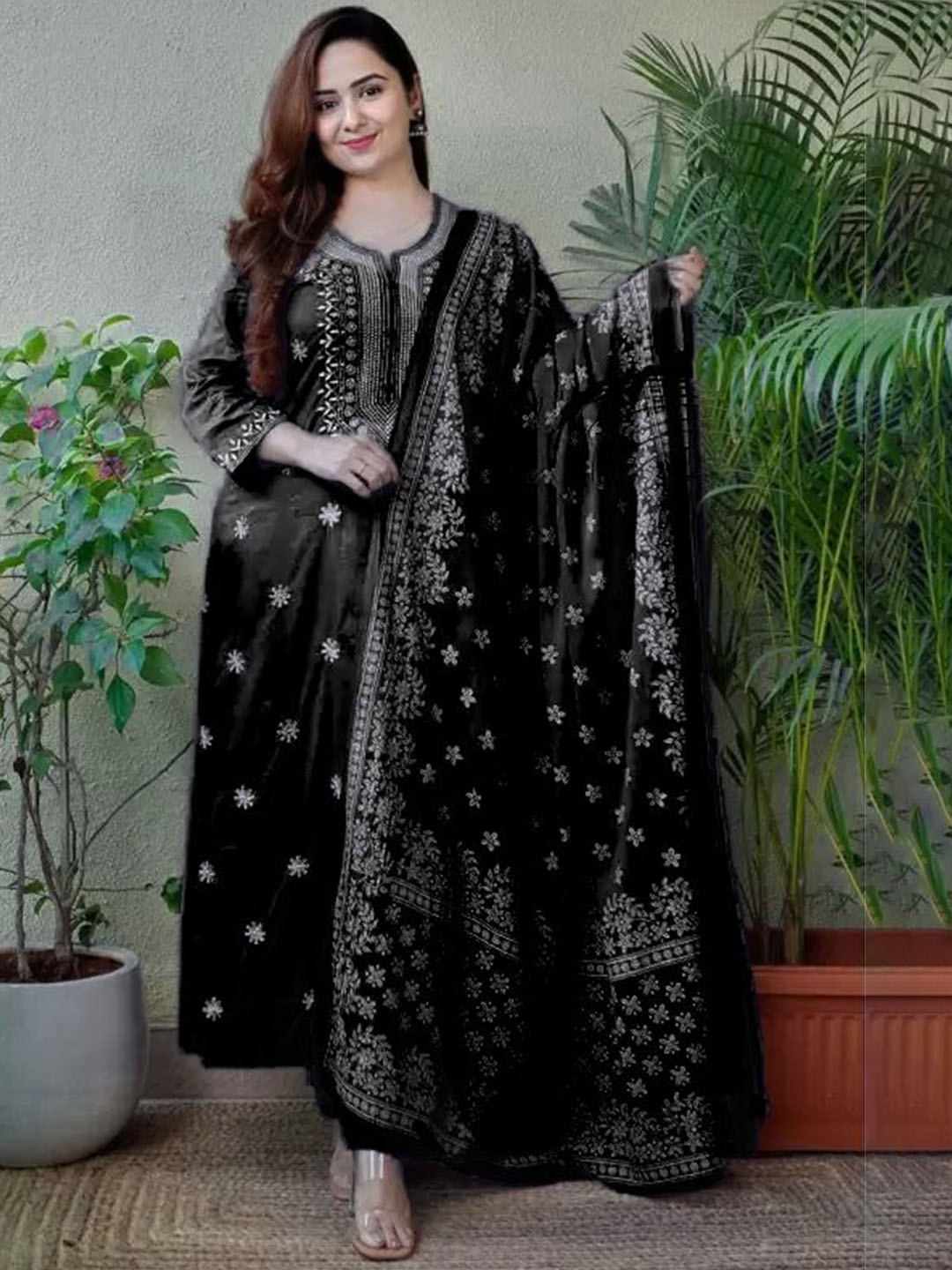 BAESD Women Floral Embroidered Regular Chikankari Kurta with Trousers & With Dupatta, Black
BAESD Women Floral Embroidered Regular Chikankari Kurta with Trousers & With Dupatta, Black