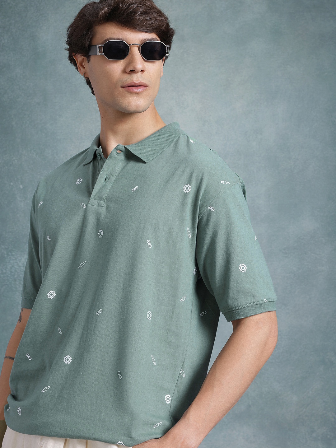 The Roadster Life Co. Conversational Print Drop-Shoulder Sleeves Pure Cotton T-shirt, Green
The Roadster Life Co. Conversational Print Drop-Shoulder Sleeves Pure Cotton T-shirt, Green