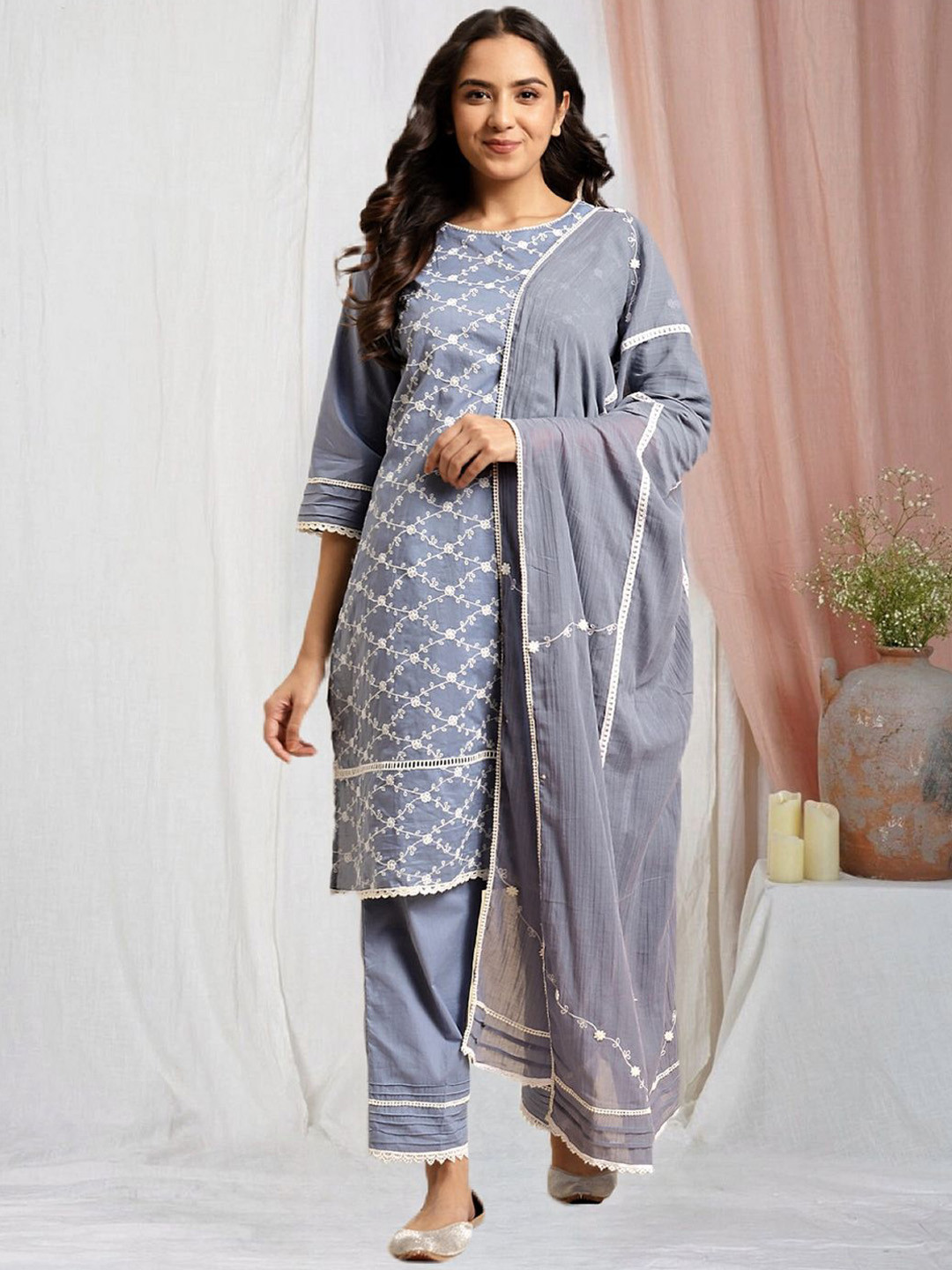 zuri Women Embroidered Regular Thread Work Pure Cotton Kurta with Trousers & With Dupatta, Grey 
zuri Women Embroidered Regular Thread Work Pure Cotton Kurta with Trousers & With Dupatta, Grey