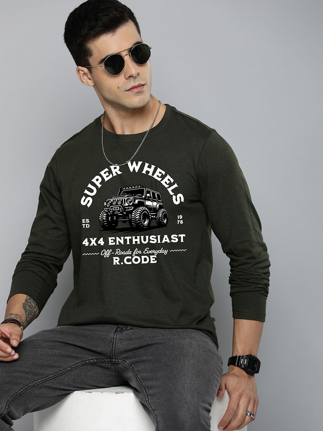 R.Code by The Roadster Life Co. Men Typography Printed Pockets T-shirt, Olive
R.Code by The Roadster Life Co. Men Typography Printed Pockets T-shirt, Olive