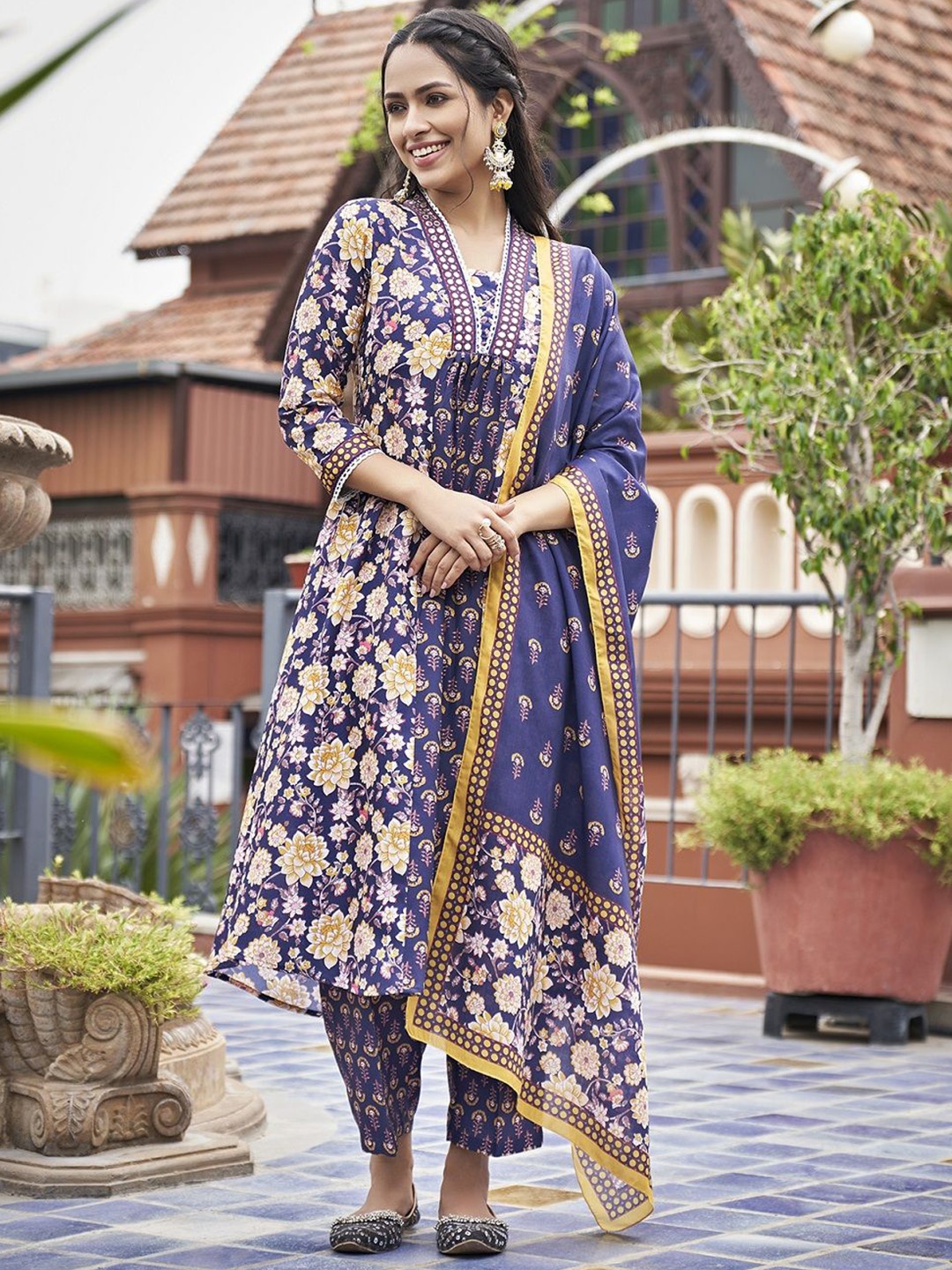 Colors of Earth Women Ethnic Motifs Embroidered Regular Kurta with Trousers & With Dupatta, Navy blue
Colors of Earth Women Ethnic Motifs Embroidered Regular Kurta with Trousers & With Dupatta, Navy blue