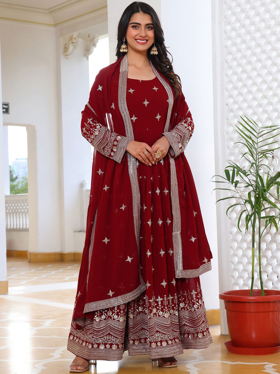 Wedani Women Floral Embroidered Regular Thread Work Kurta with Pyjamas & With Dupatta, Maroon
Wedani Women Floral Embroidered Regular Thread Work Kurta with Pyjamas & With Dupatta, Maroon