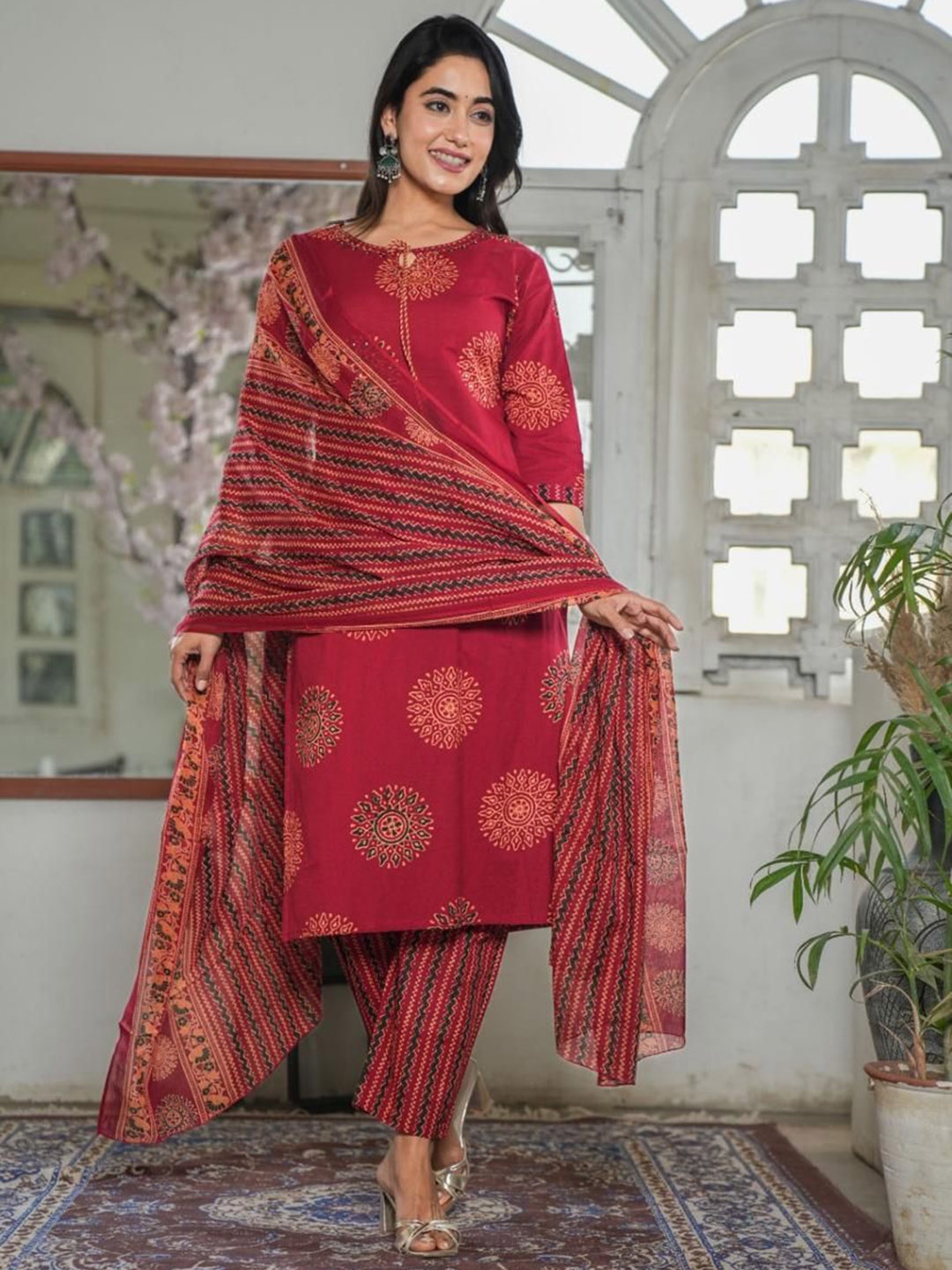 DARVIKAA COLLECTION Women Floral Printed Regular Pure Cotton Kurta with Trousers & With Dupatta, Red
DARVIKAA COLLECTION Women Floral Printed Regular Pure Cotton Kurta with Trousers & With Dupatta, Red